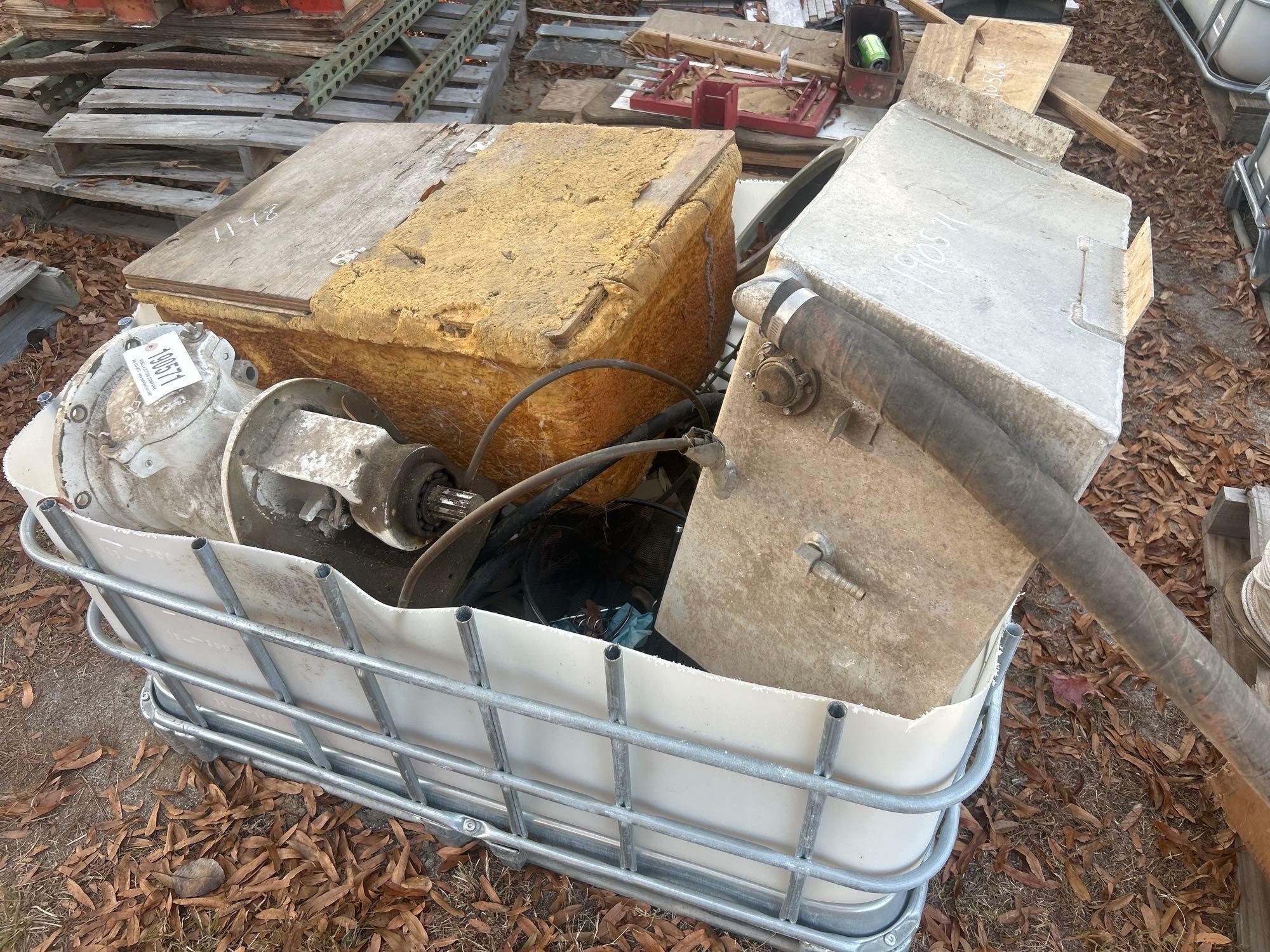 PALLET TOTE OF MISC (A58374)