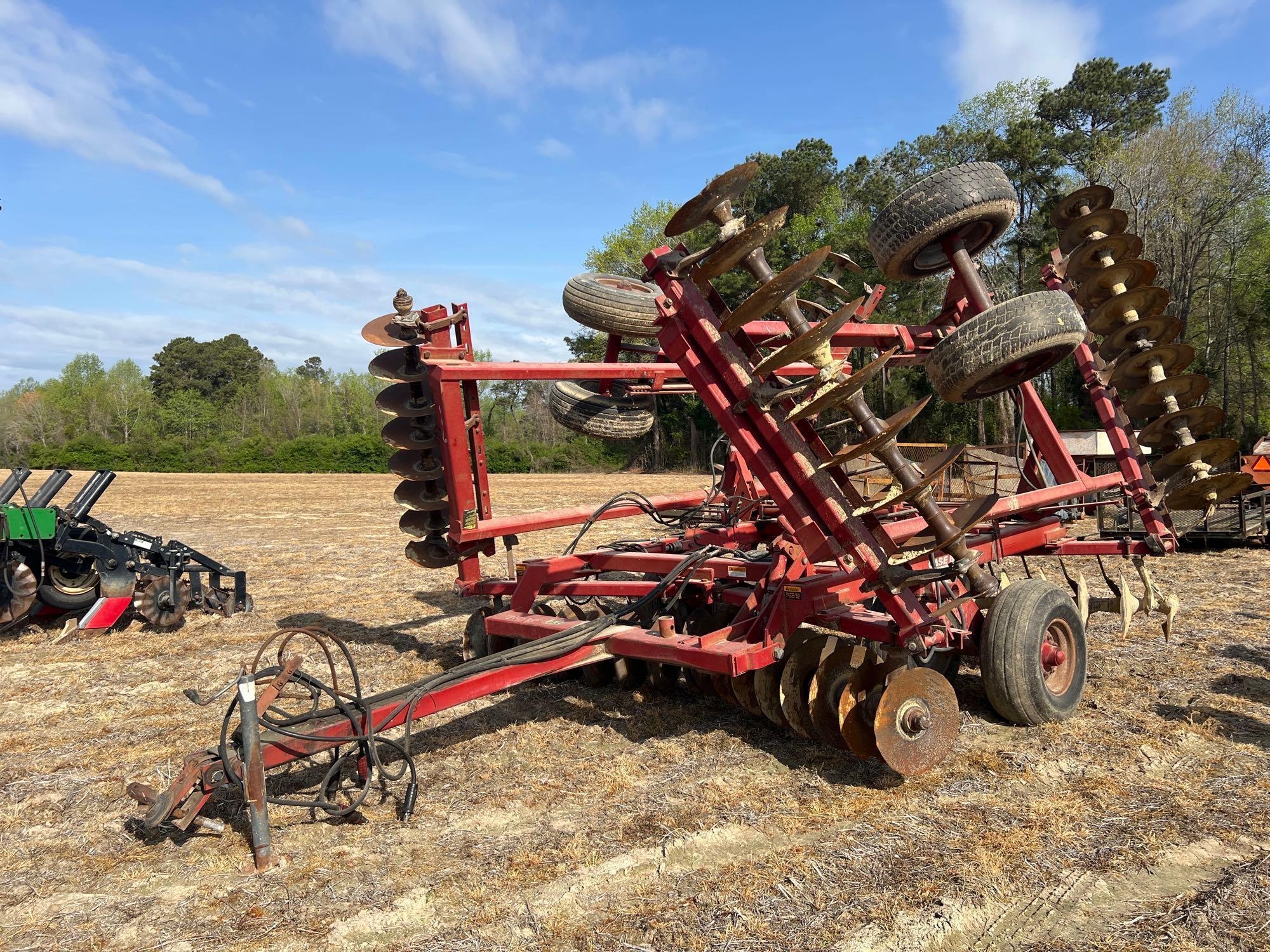 CASE INTERNATIONAL 39 DISC HARROW (A64278)