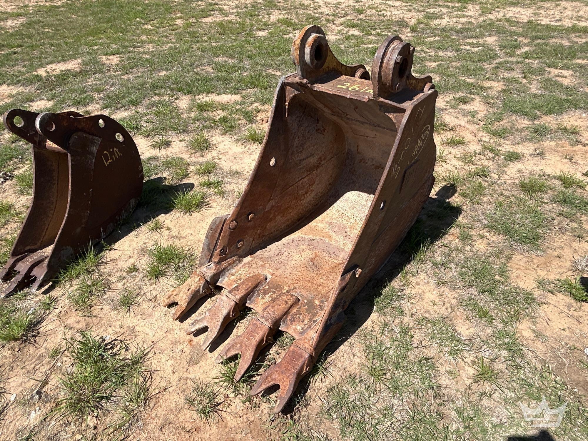 26in. Bucket with Teeth Excavator Attachment (A64194)