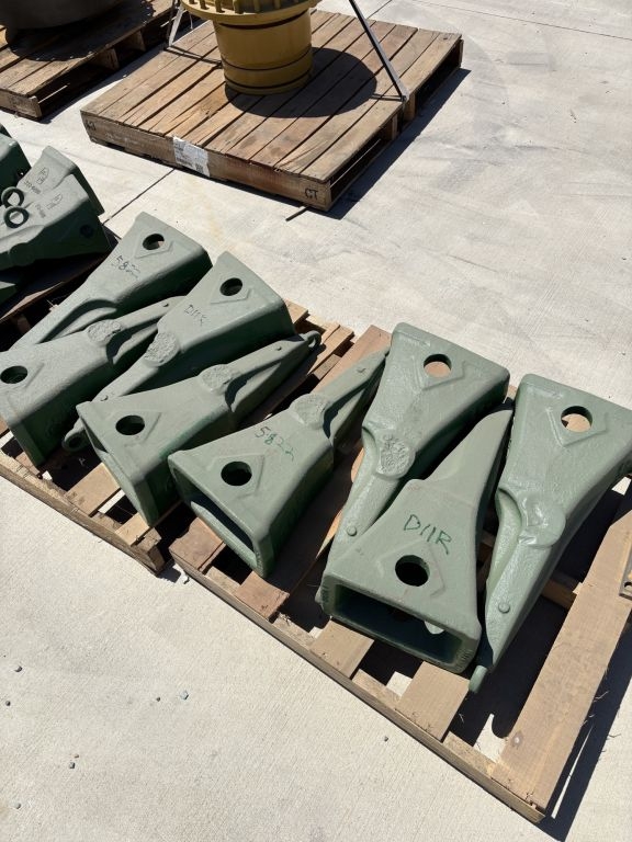 CAT R550/D11R Ripper Teeth (8) (A68134)