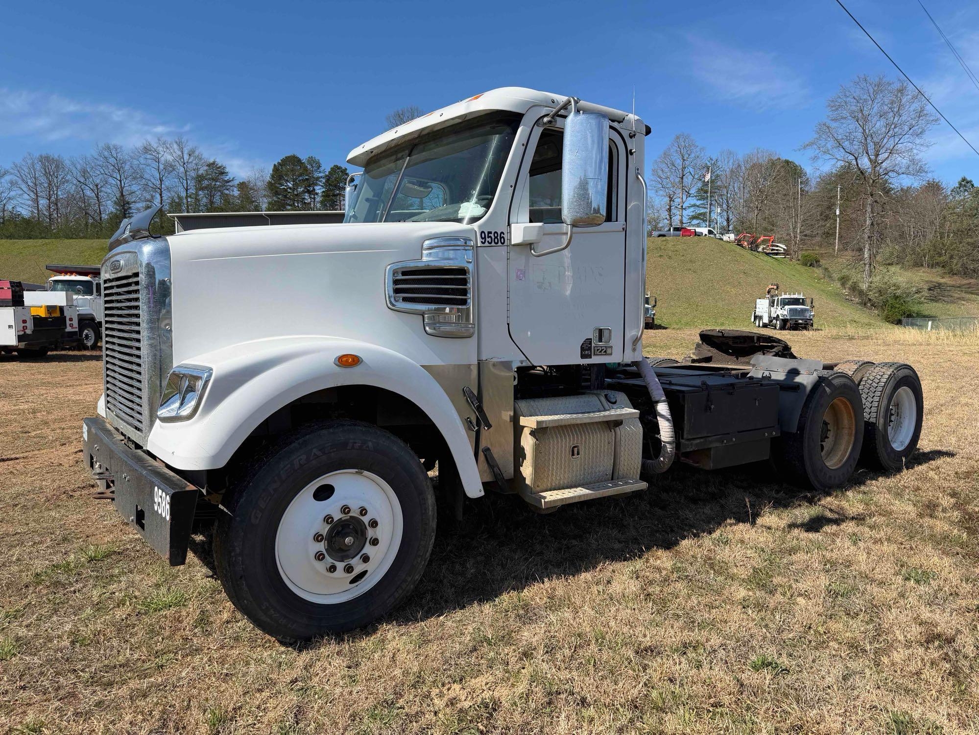 2015 Freightliner 122SD Day Cab Truck, VIN # 3AKJGND6XFDGH1839 (A65563)