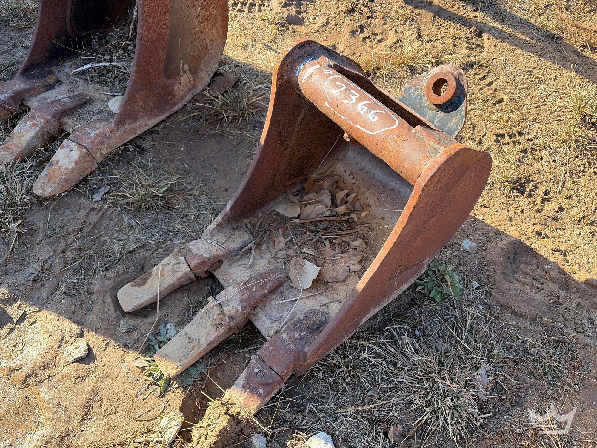 11in Tooth Excavator Bucket (A60352)
