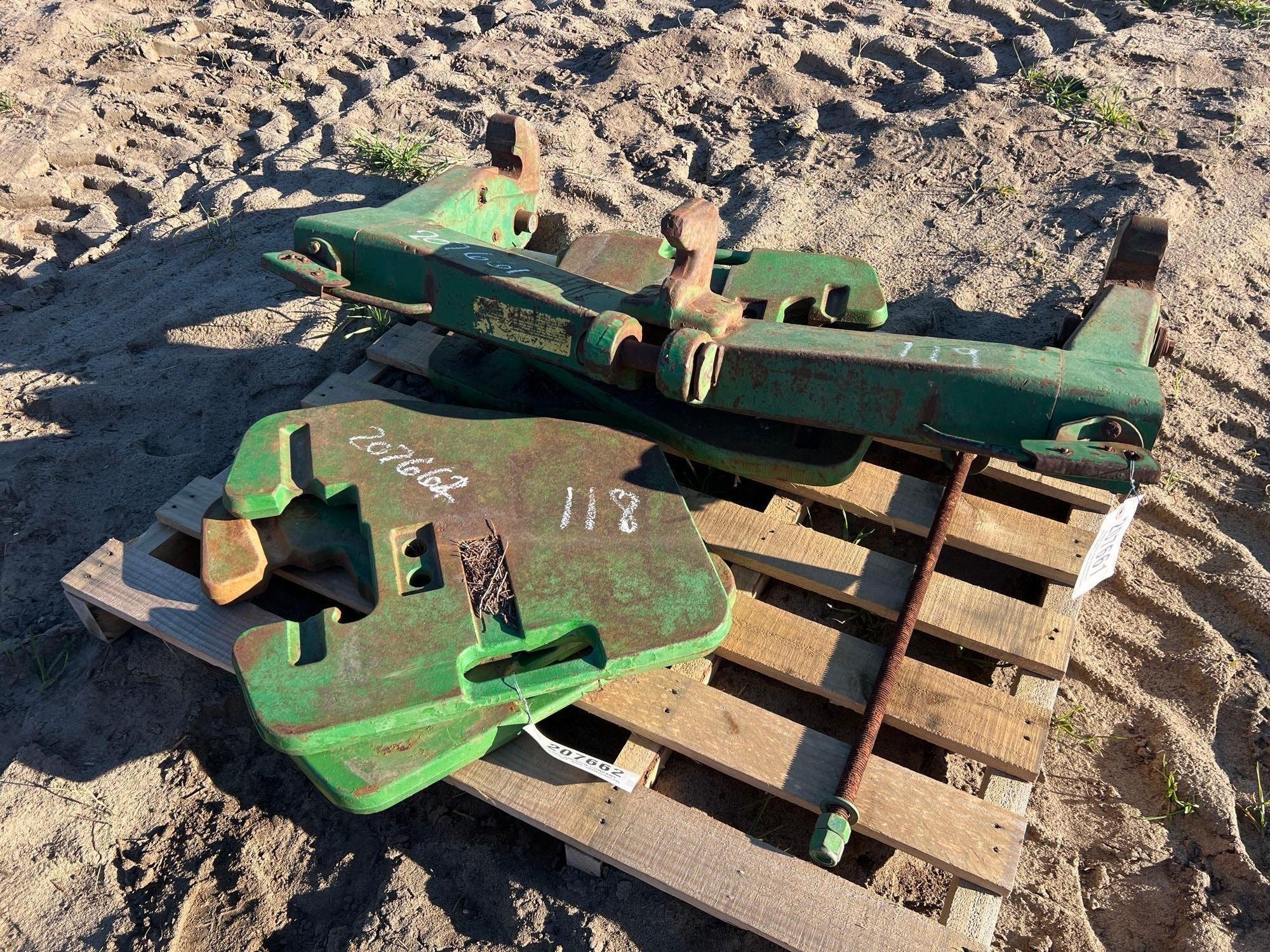 (4) JOHN DEERE SUITE CASE WEIGHTS (A63290)