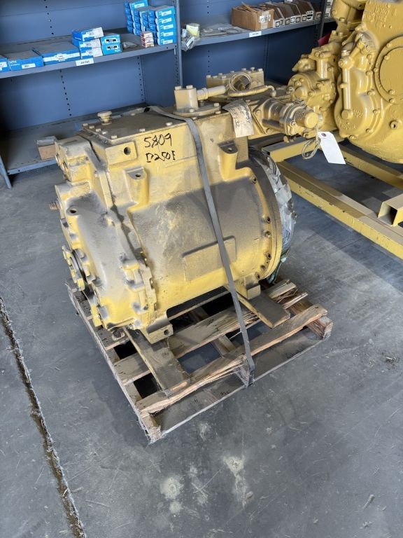CAT D250E Transmission (A68134)