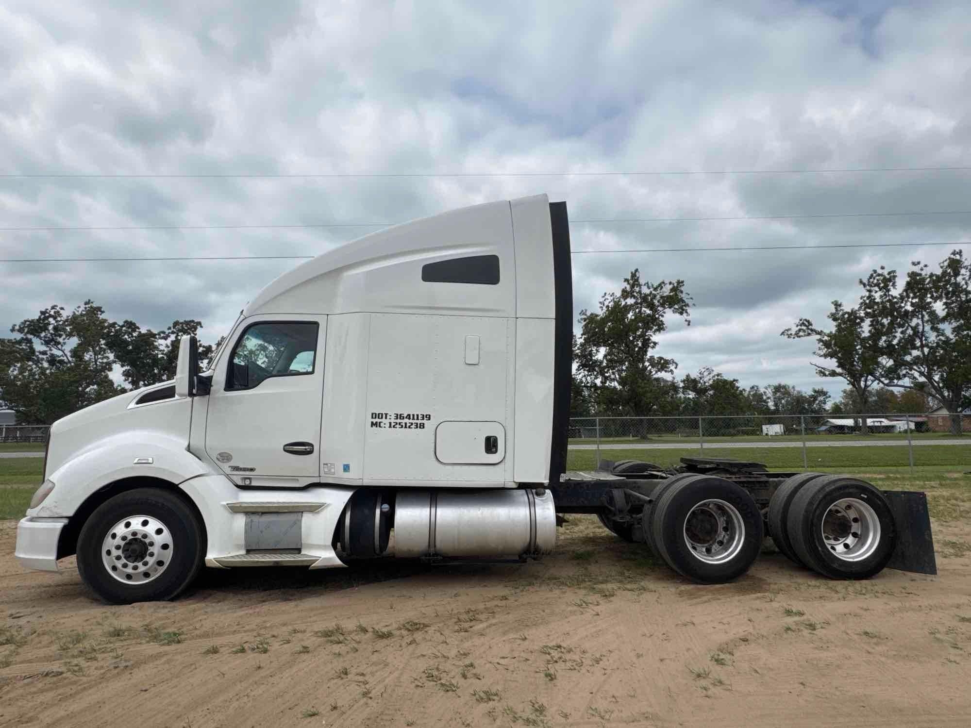2014 KENWORTH T680 SINGLE SLEEPER ROAD TRACTOR (A54756)