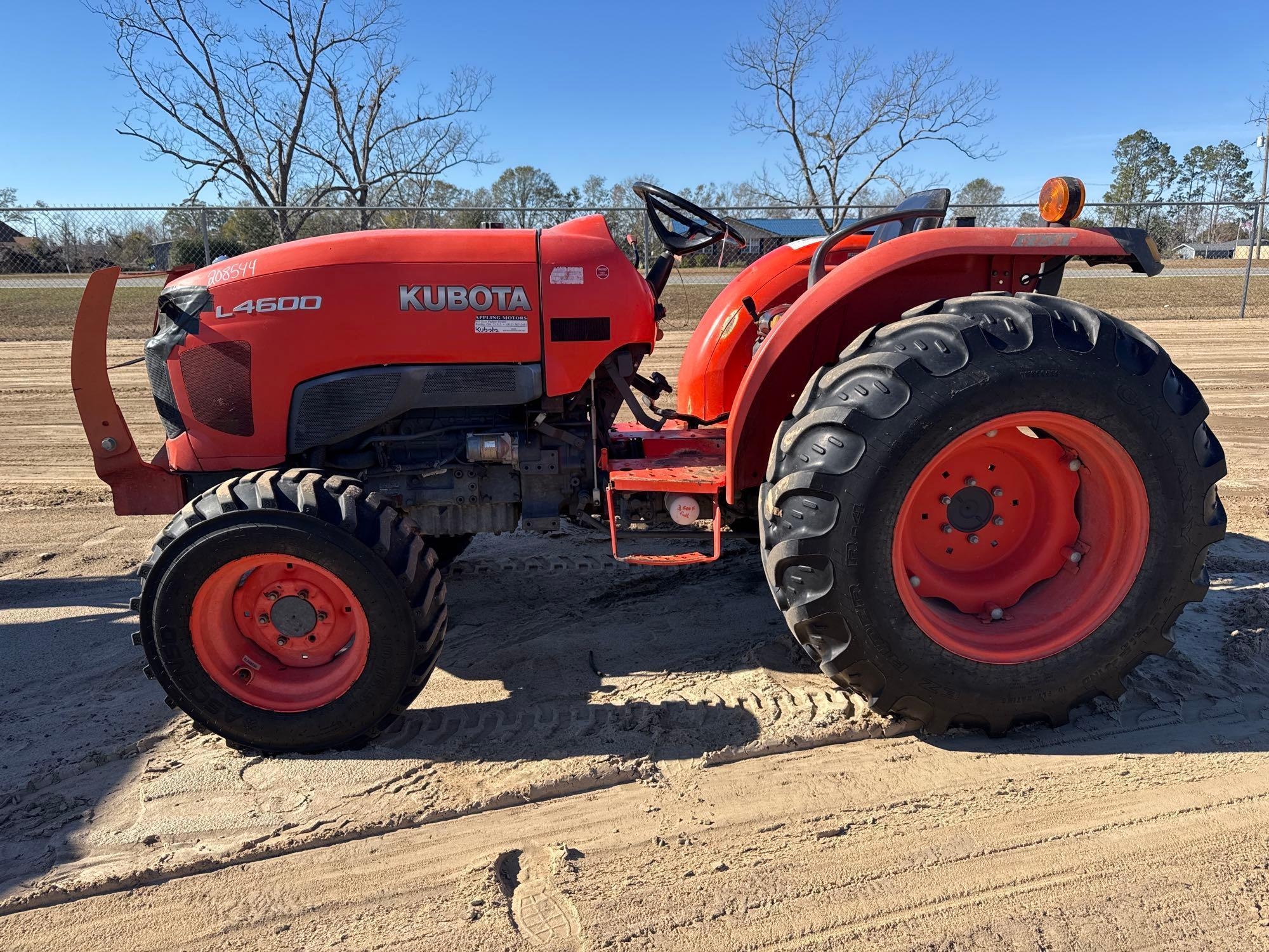 KUBOTA L4600 TRACTOR (A58375)