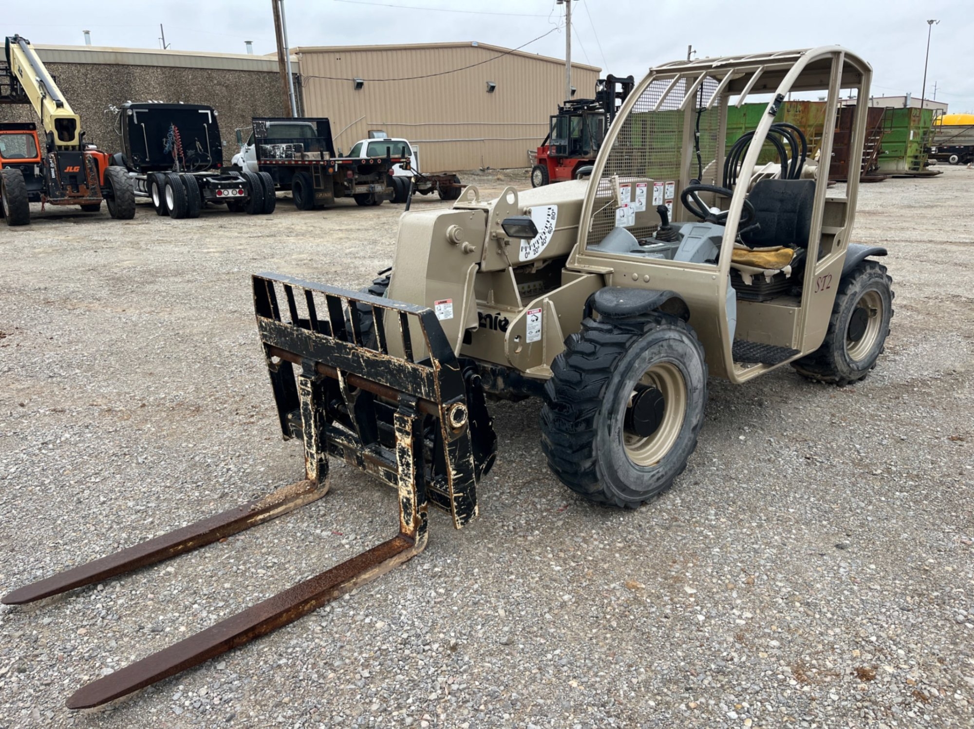 2013 GENIE GTH-5519 TELEHANDLER (INOPERABLE) (A58216)