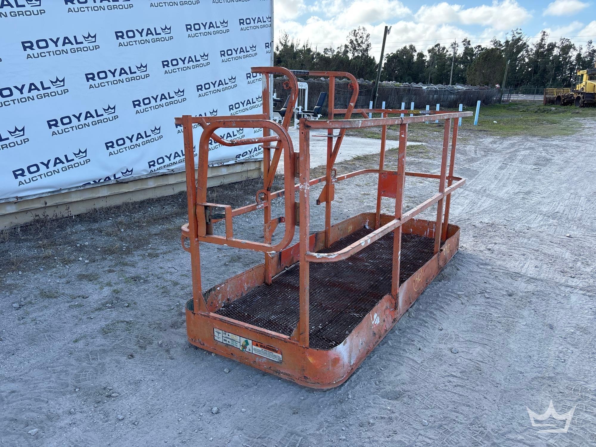 JLG 8ft Boom Lift Man Basket Attachment (A61572)