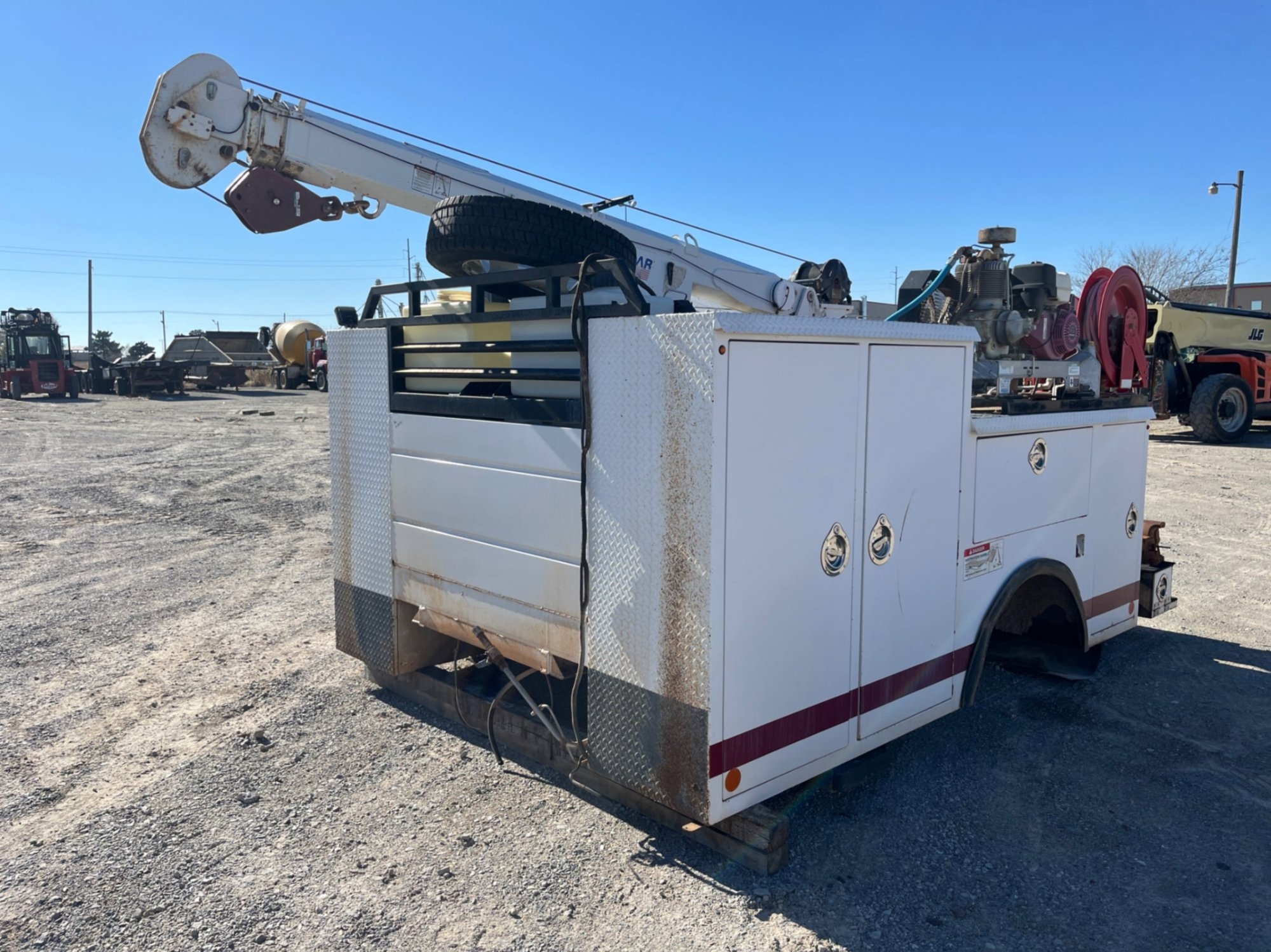 CASECO SERVICE BED WITH CRANE (A58214)