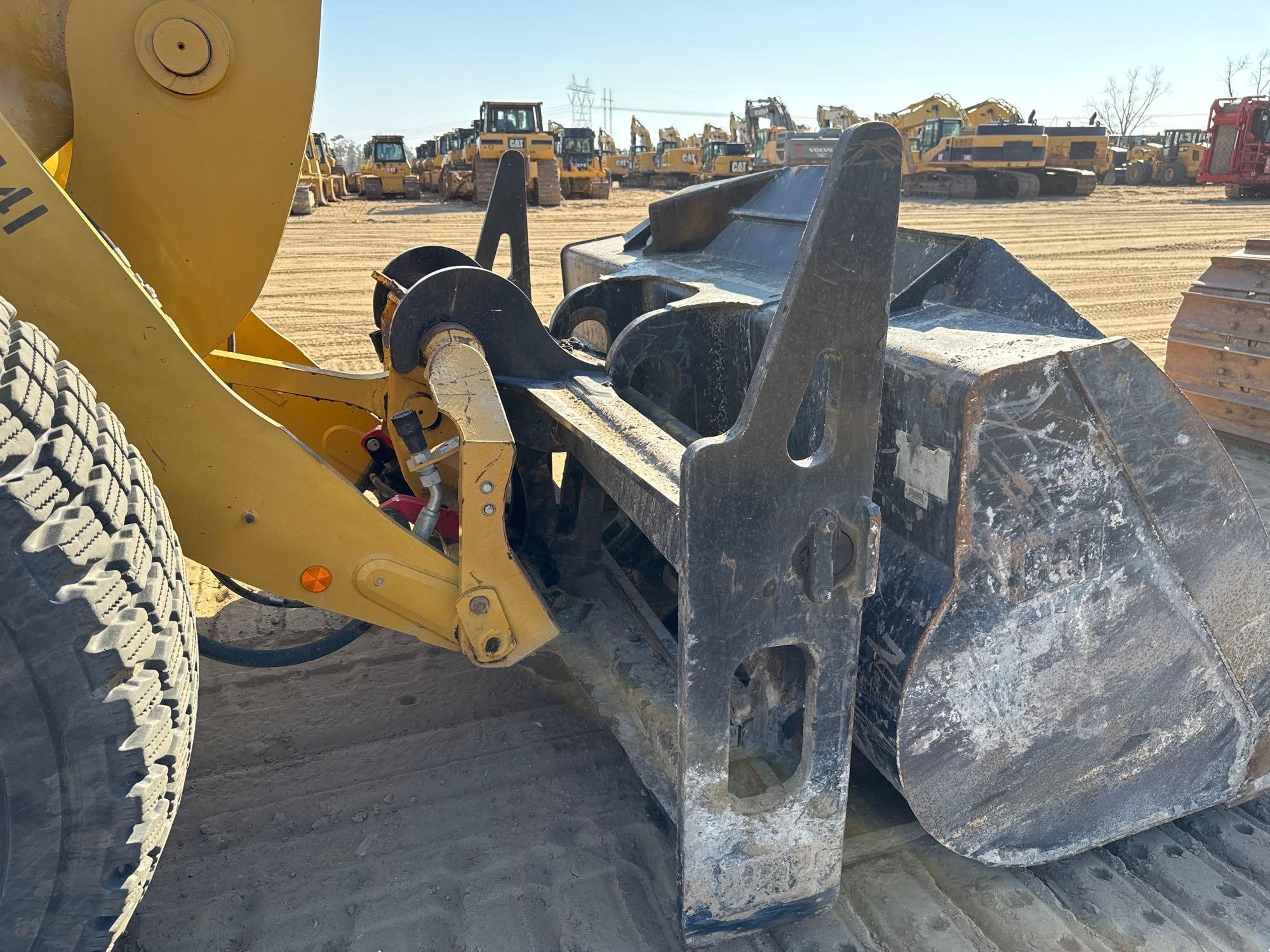 CATERPILLAR 72" HANG-ON WHEEL LOADER FORKS (A60429)