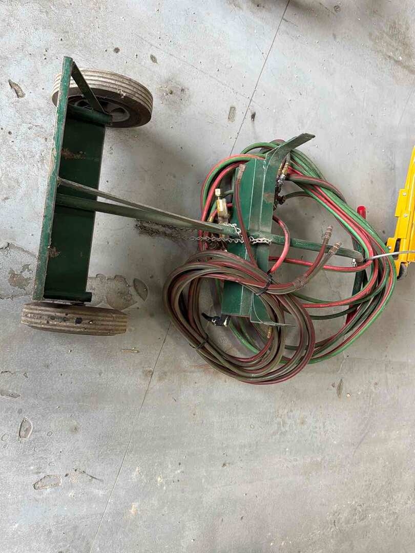 CUTTING TORCH STAND W/HOSES & VALVES (A55745)