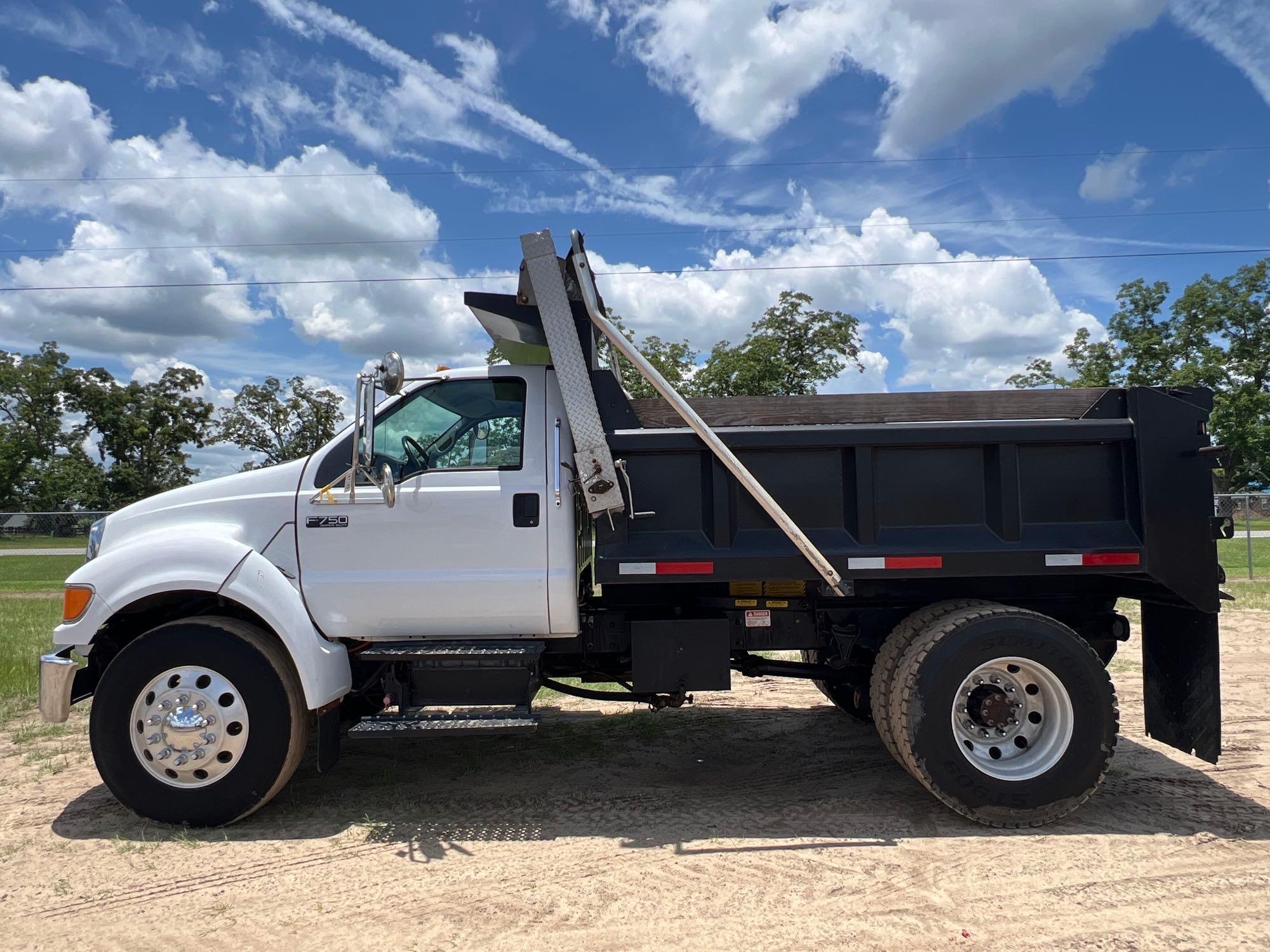 2007 FORD F-750XL SUPER DUTY DUMP TRUCK (A50459)
