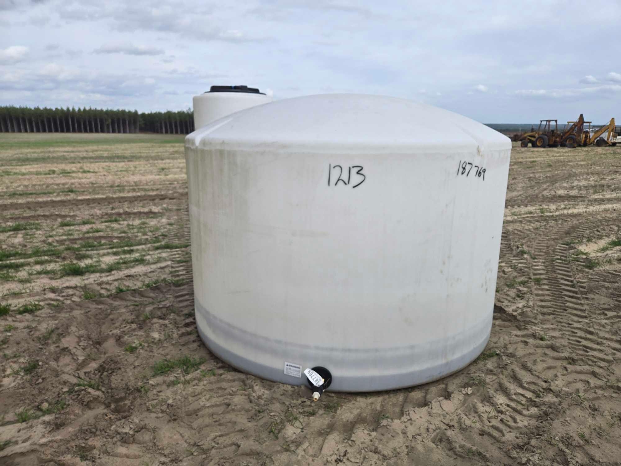1100 GAL FLAT BOTTOM POLY STORAGE TANK (A63745)