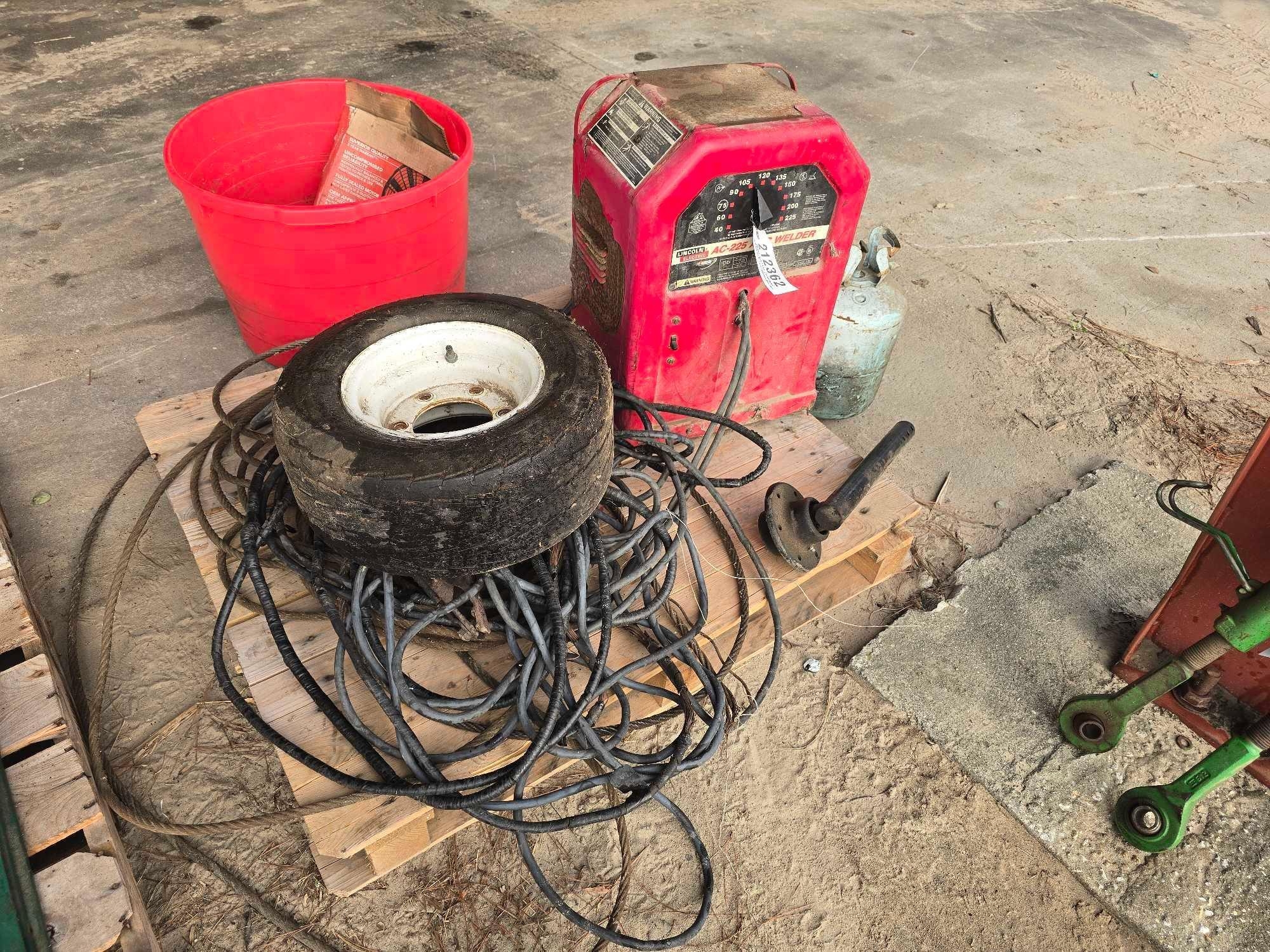 LINCOLN WELDER AC225, LEADS & BUCKET OF PARTS (A63291)