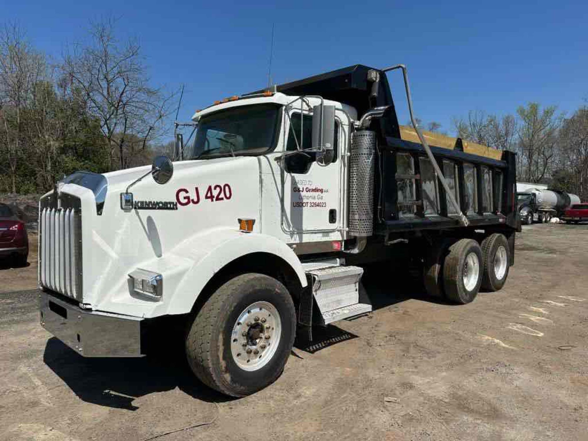 2007 Kenworth T800 Tandem Dump Truck, VIN # 1XKDDB9X37J208917 (A65563)