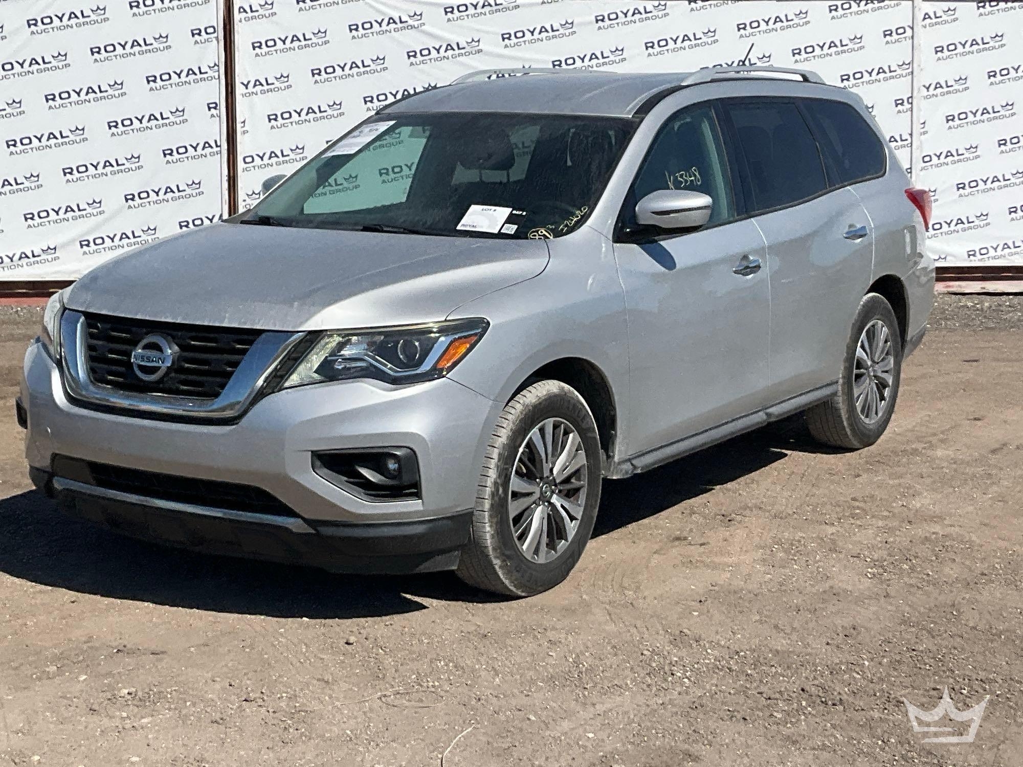 2017 Nissan Pathfinder SUV (A61574)