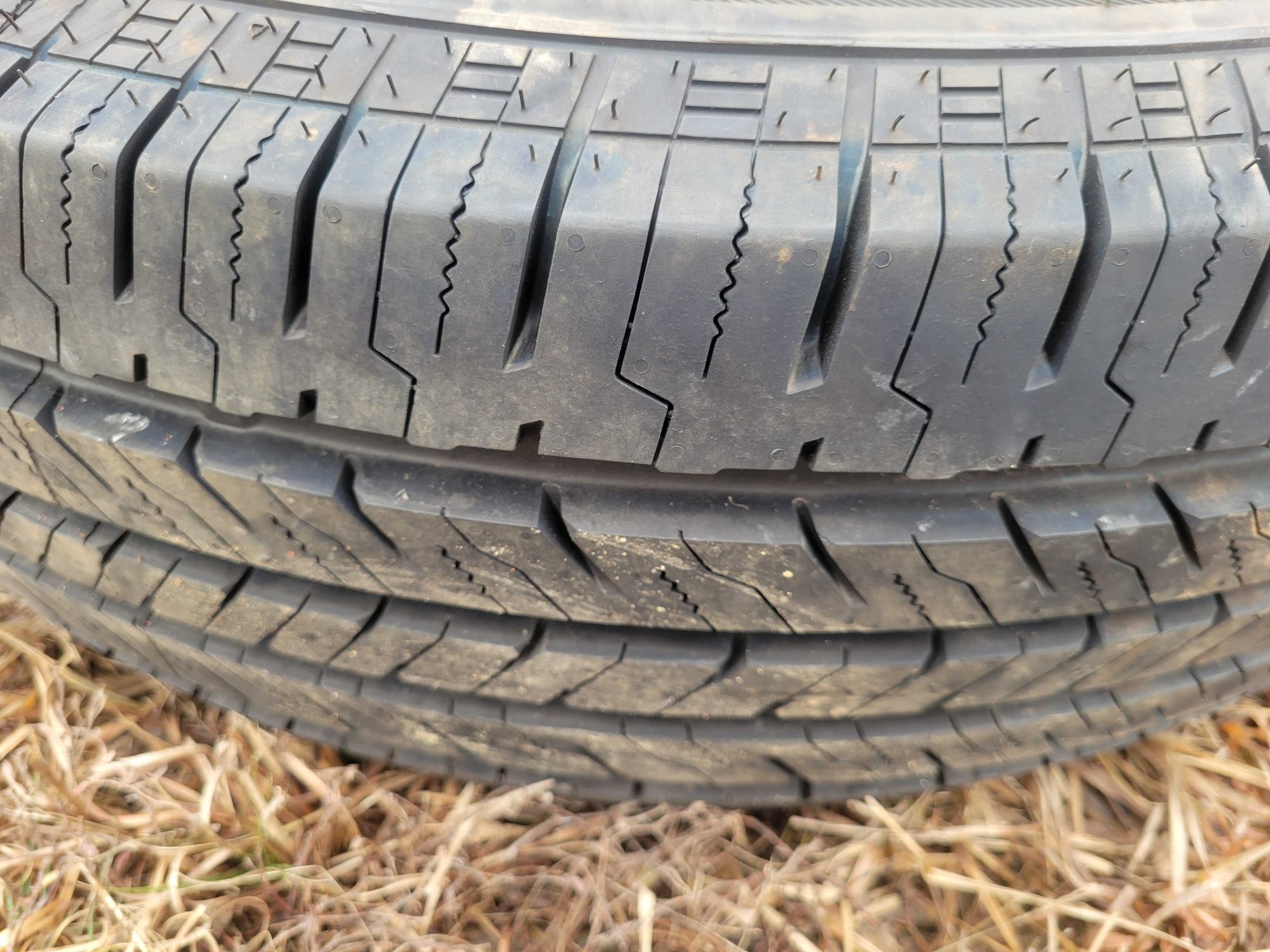 265/75R16 New Tire (A62613)