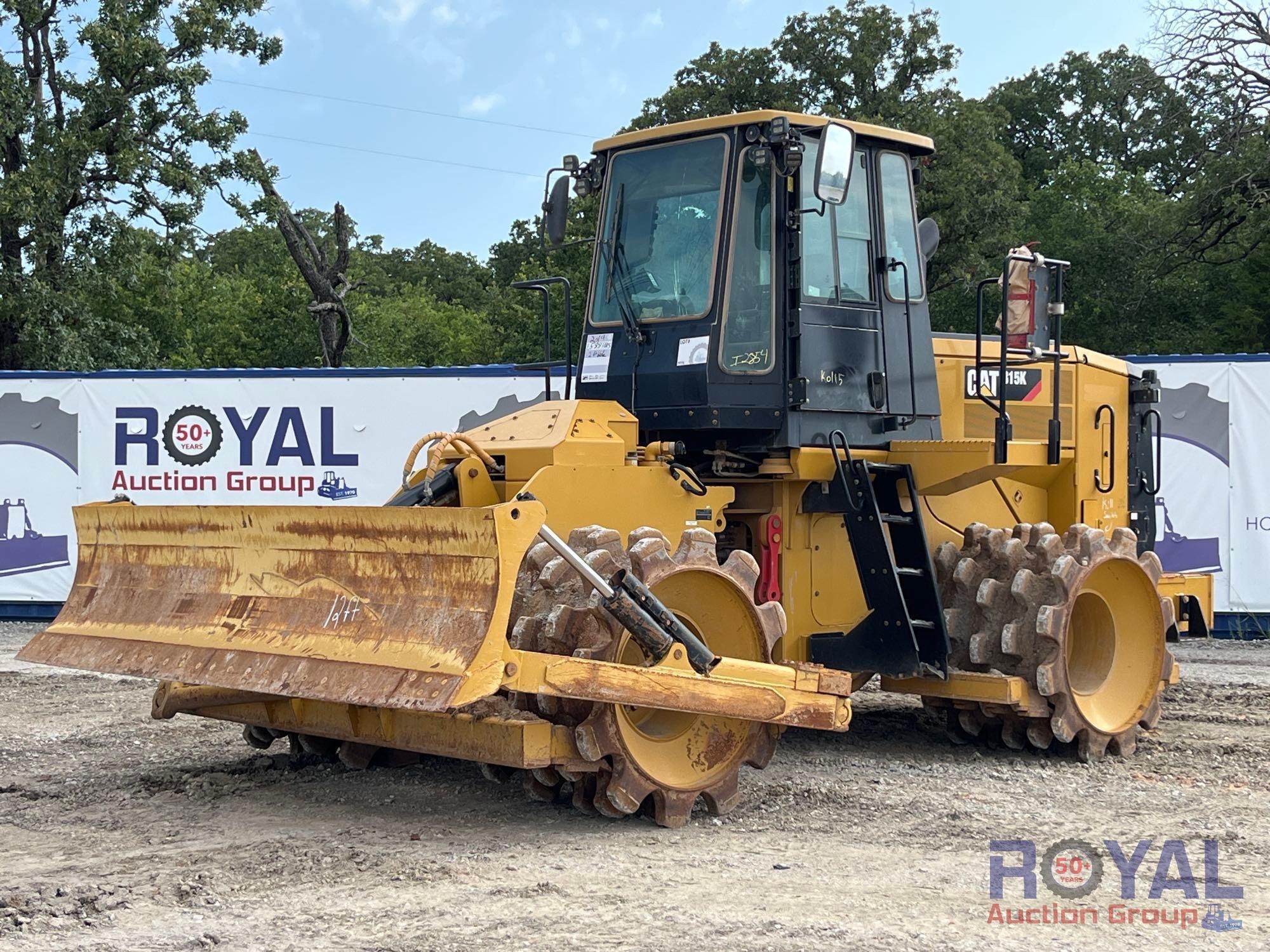 2019 Caterpillar 815K Articulated Compactor (A49461)