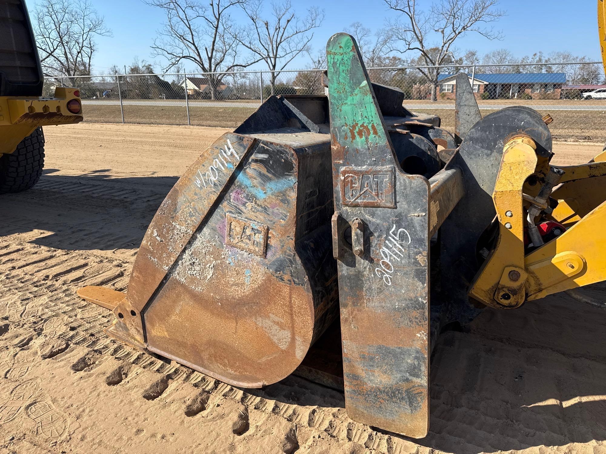 CATERPILLAR 72" HANG-ON WHEEL LOADER FORKS (A60429)