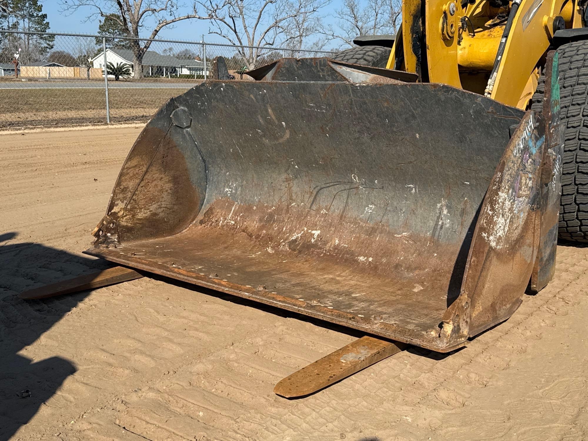 CATERPILLAR 72" HANG-ON WHEEL LOADER FORKS (A60429)