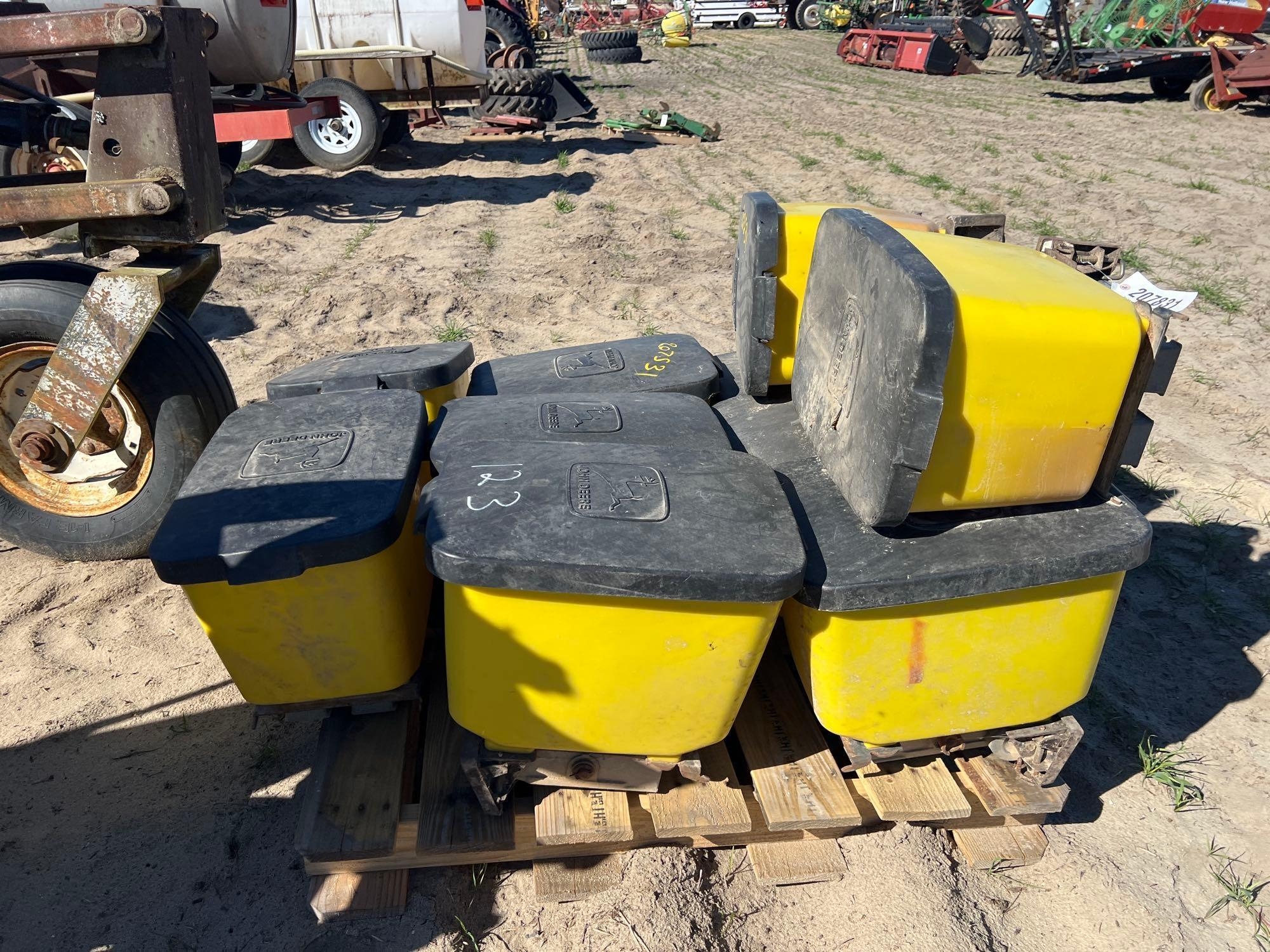 (10) JOHN DEERE INSECTICIDE HOPPERS (A63290)