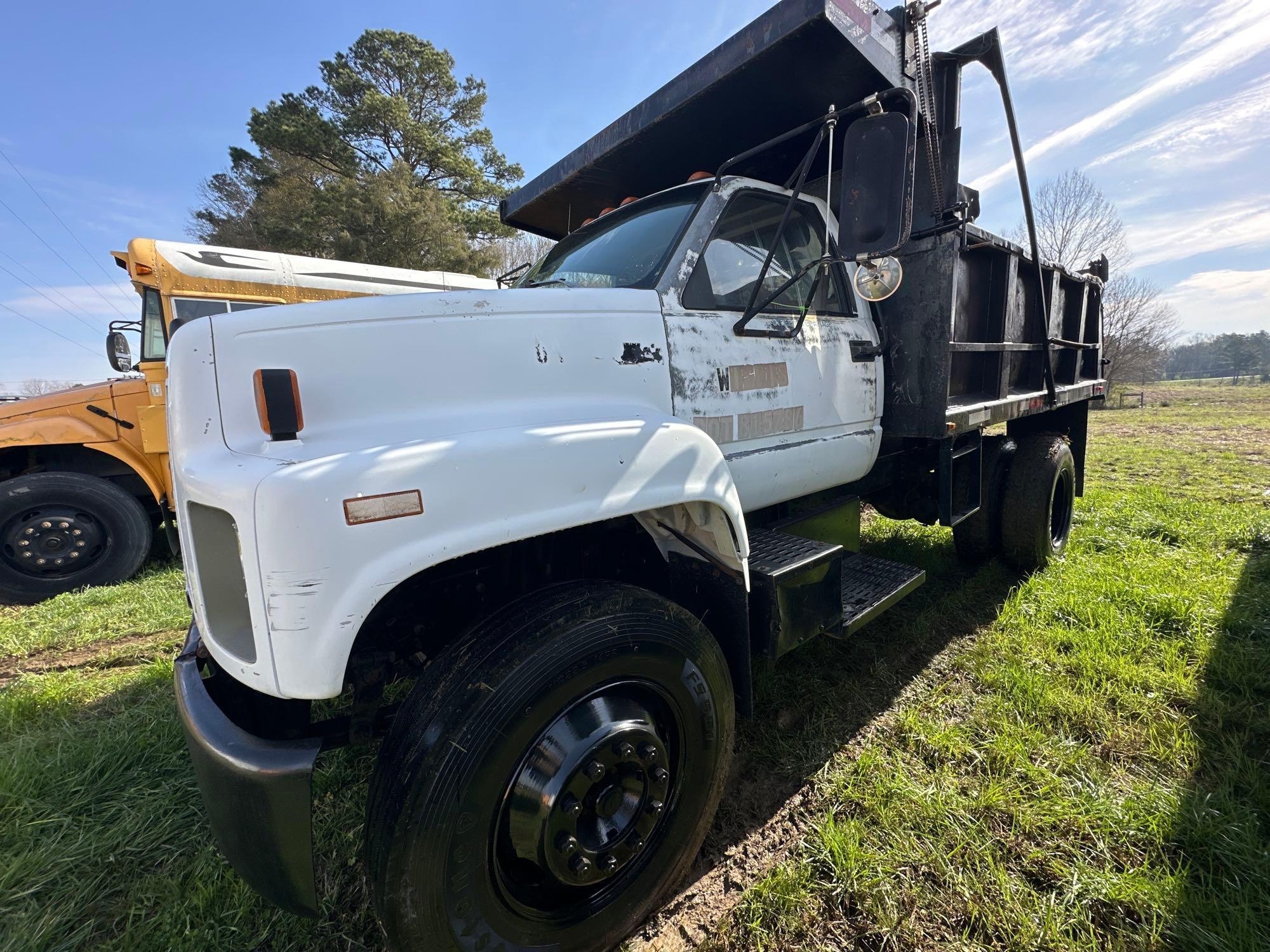 1992 GMC C7000 Dump Truck, VIN # 1GDM7H1J9NJ522223 (A65563)
