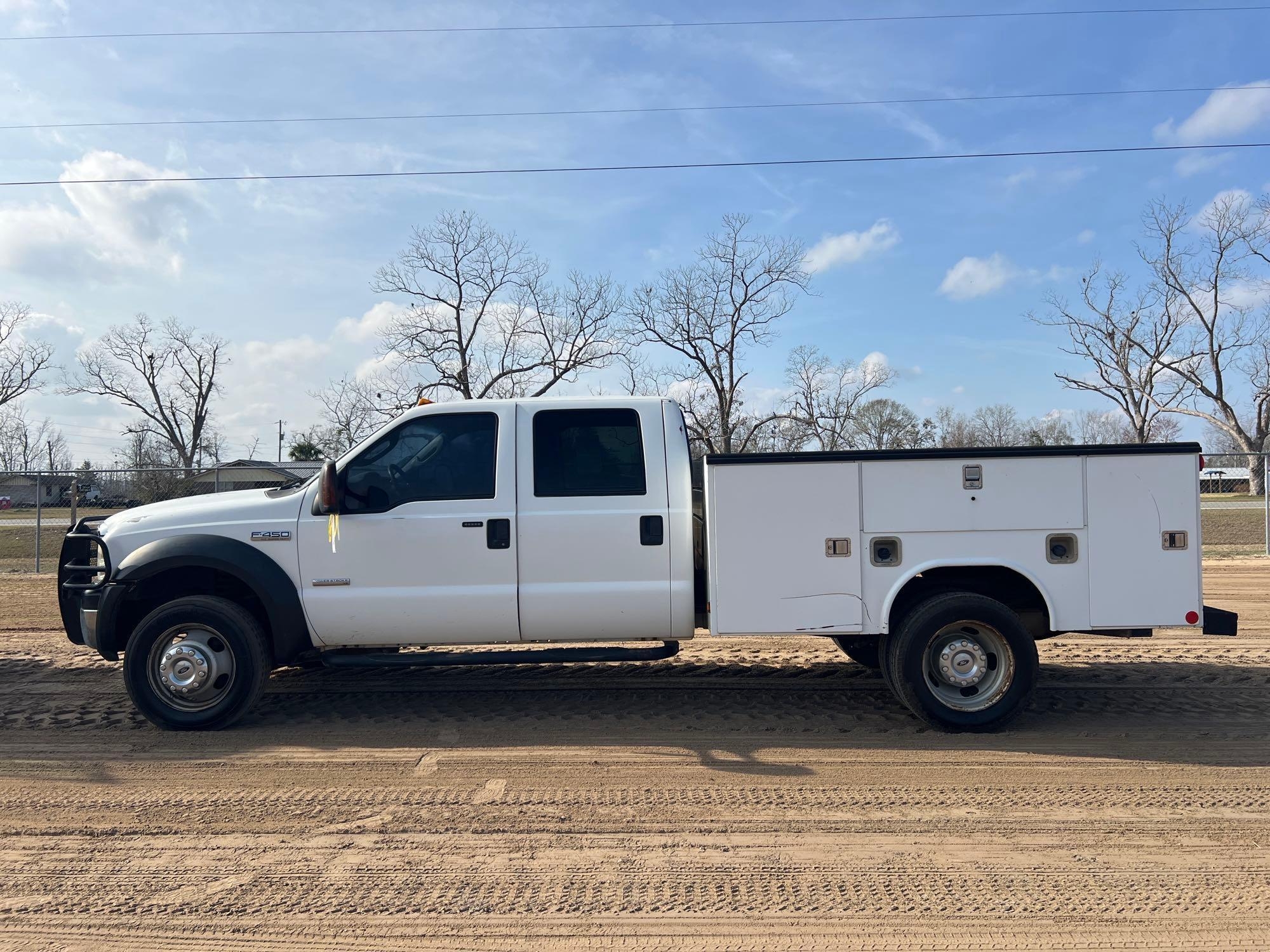2006 FORD F-450 XLT SUPER DUTY SERVICE TRUCK (A64280)