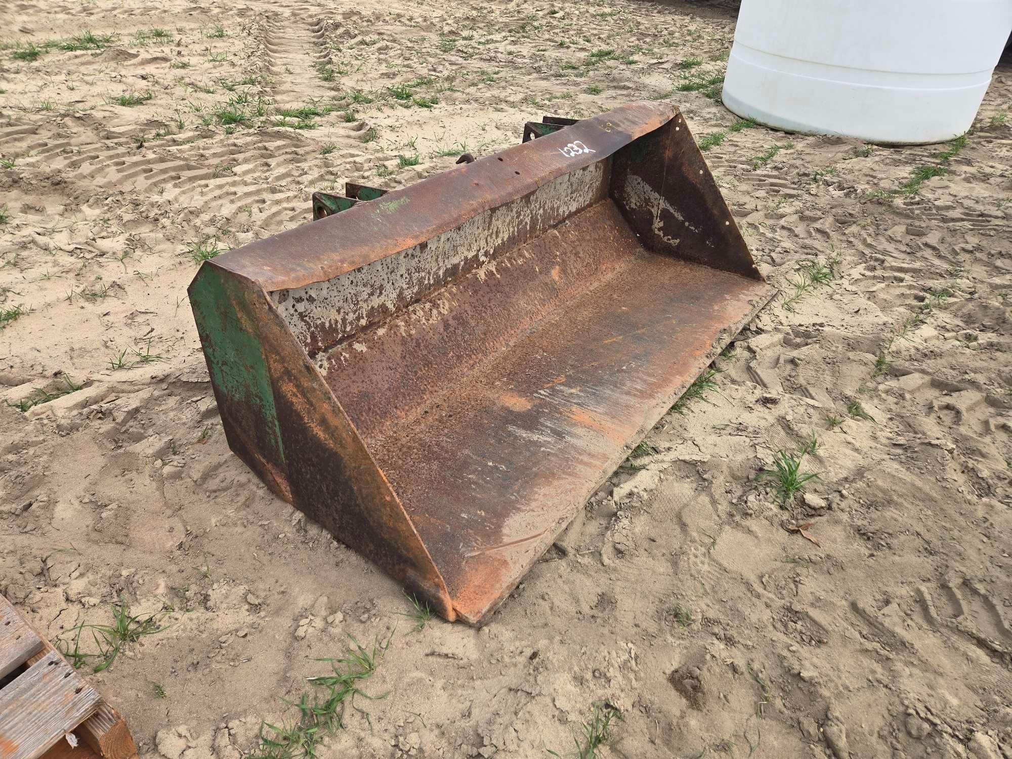 JOHN DEERE 6' BUCKET (A63745)