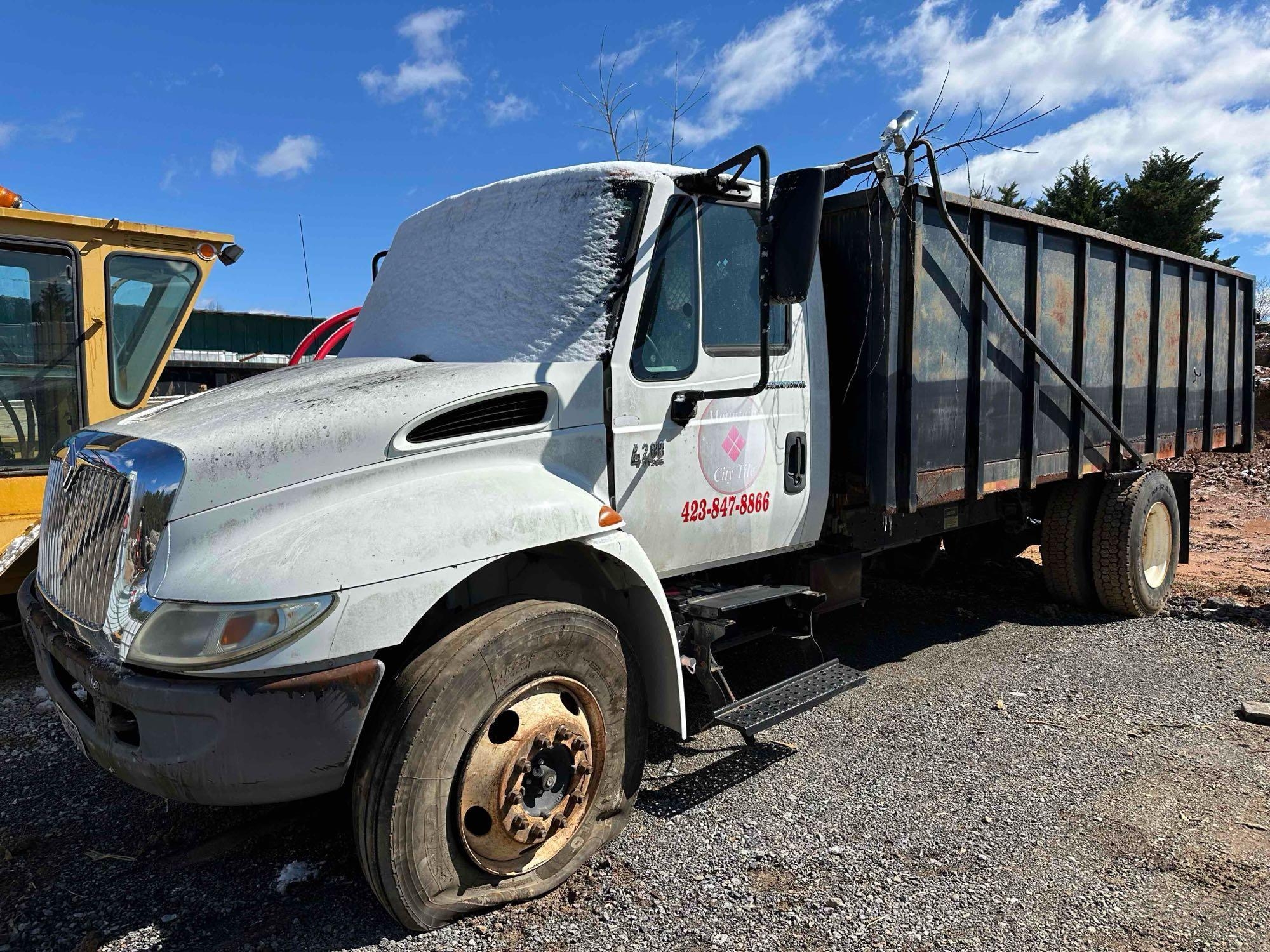 INOP/NON-RUNNING 2004 International 4200 Dump Truck, VIN # 1HTMPAFM64H660244 (A65563)