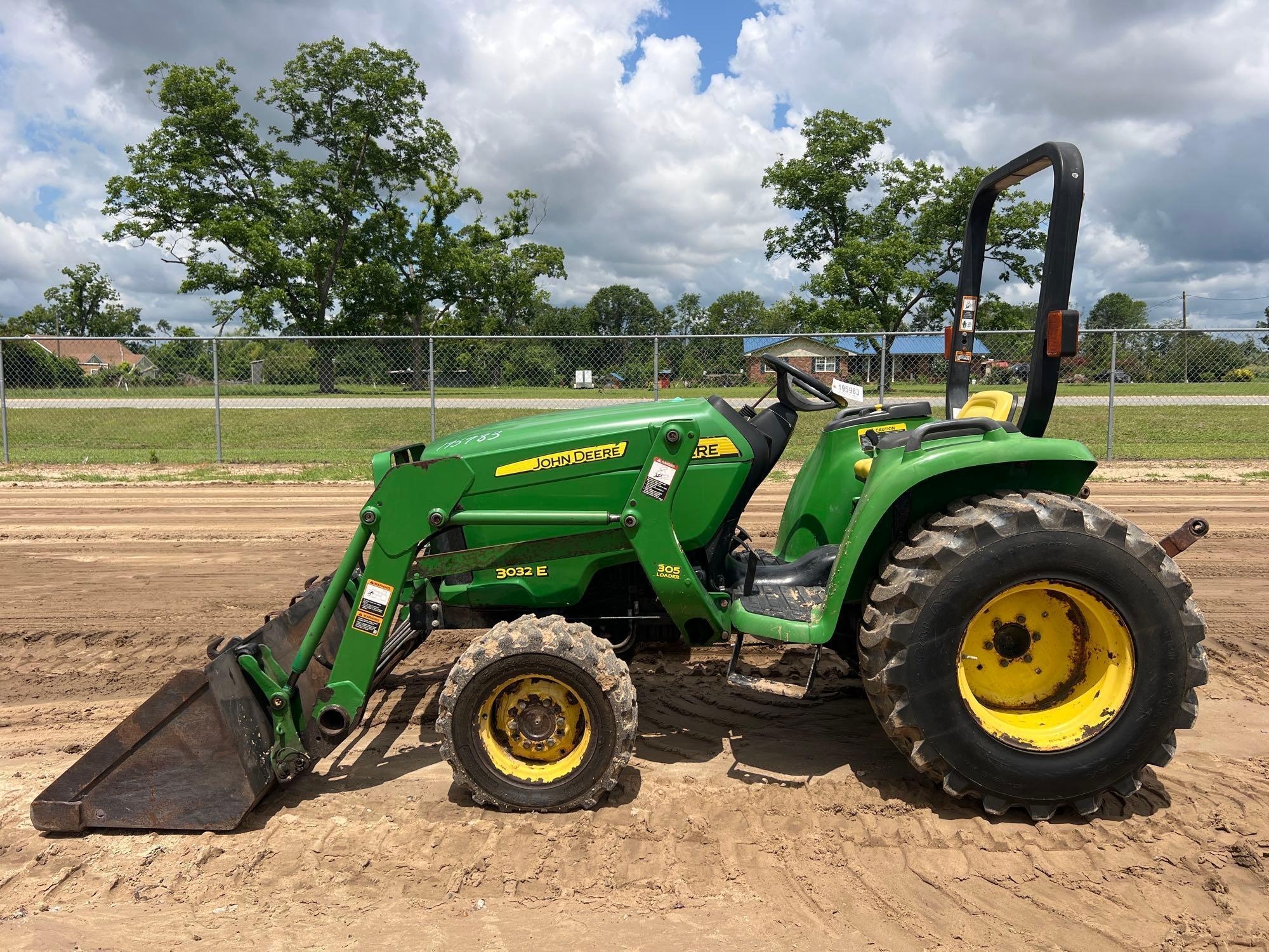 JOHN DEERE 3032E TRACTOR (A54756)