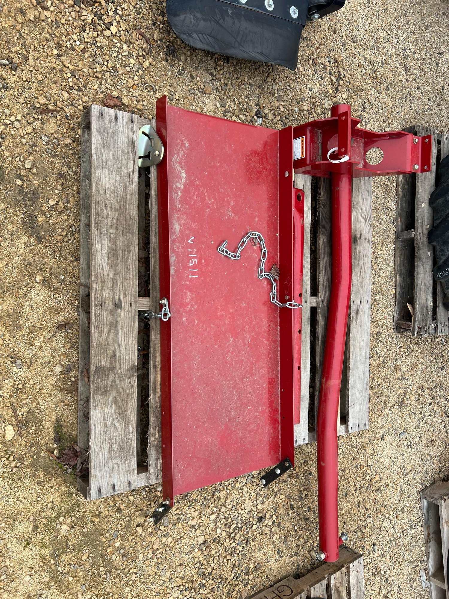 2023 NEW HOLLAND WAGON TONGUE AND LOADING CHUTE FOR NEW HOLLAND SQUARE BALERS (A55302)