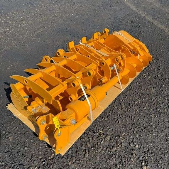 8 Piece Excavator Heavy Duty Attachment Set (New/Unused) To Fit CAT 301 (A59225)