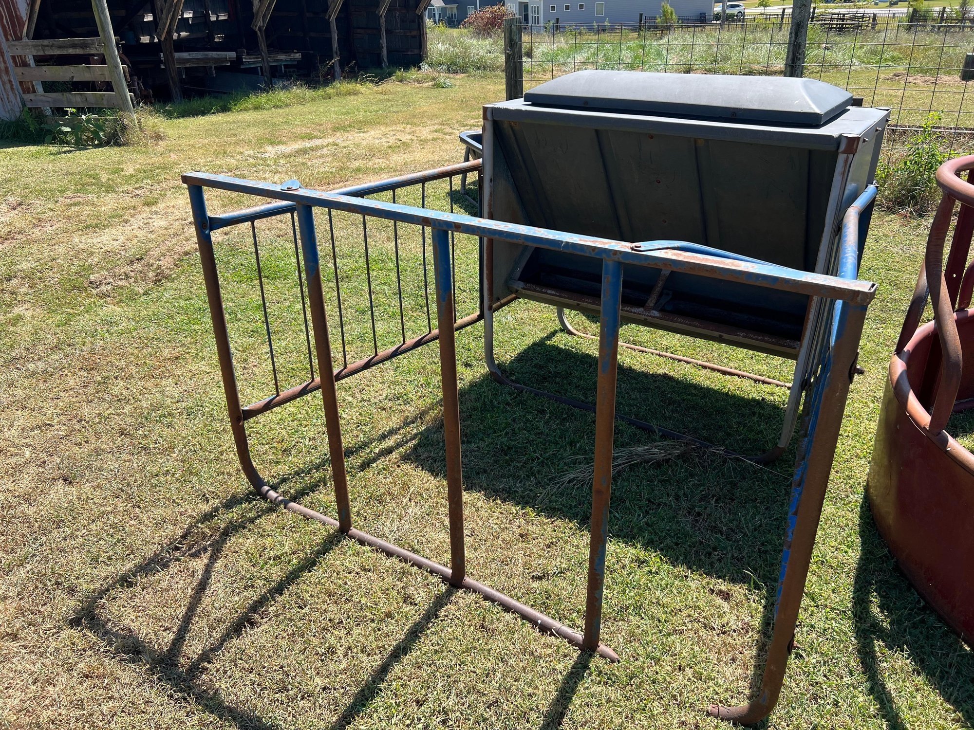 500LB Livestock Galvanized Creep Feeder (A55301)