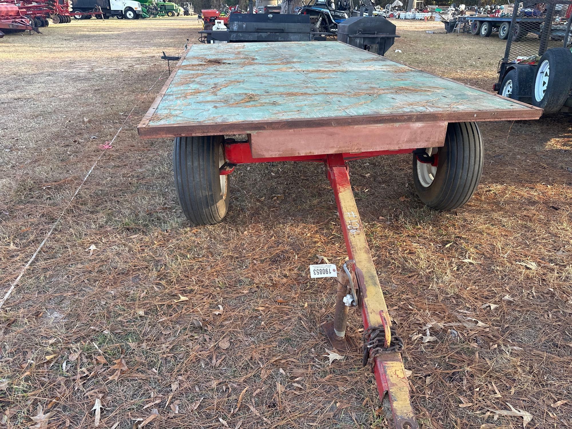 16' WAGON FOR HAY TIRE ROAD STYLE (A52708)