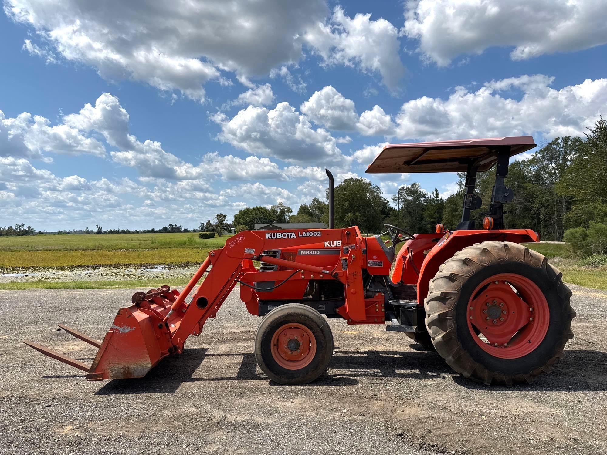 KUOBTA M6800 UTILITY SPECIAL TRACTOR (A51406)