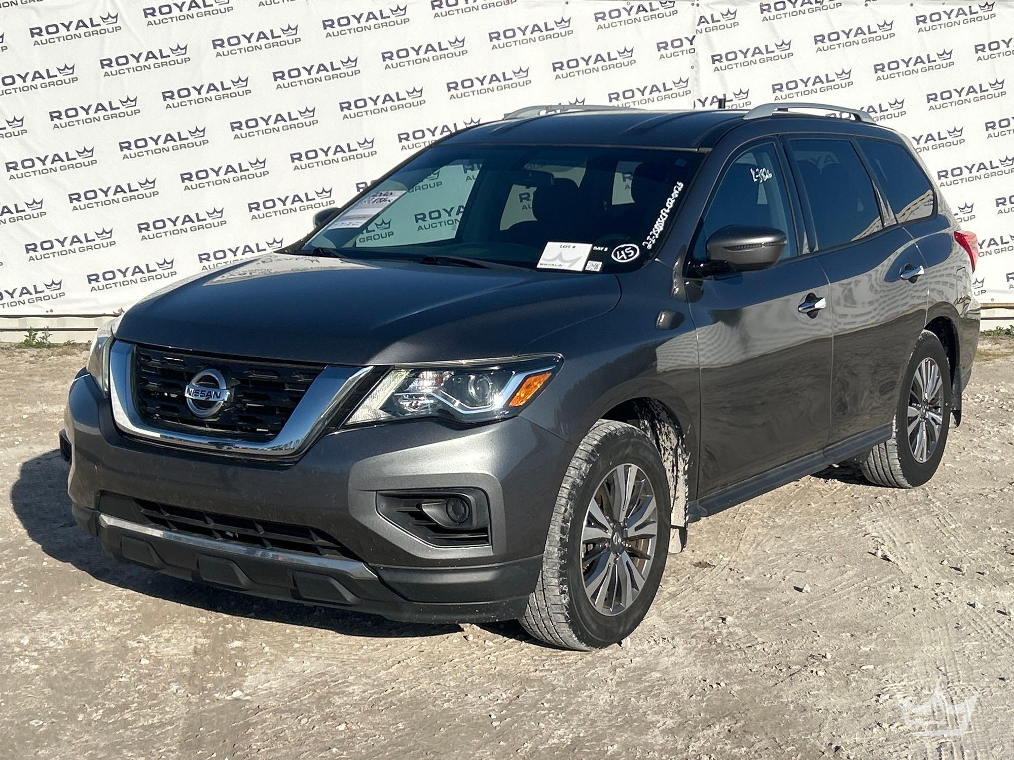 2020 Nissan Pathfinder SUV (A61569)
