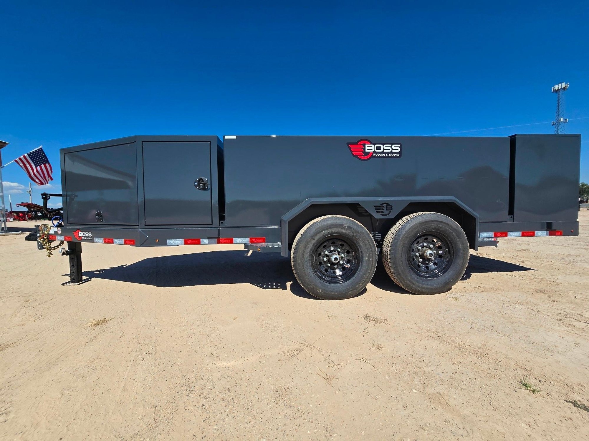 BOSS 990 Fuel Trailer - 990 Gallon Farm Diesel Tank, Field Refueling Solution (A63118)