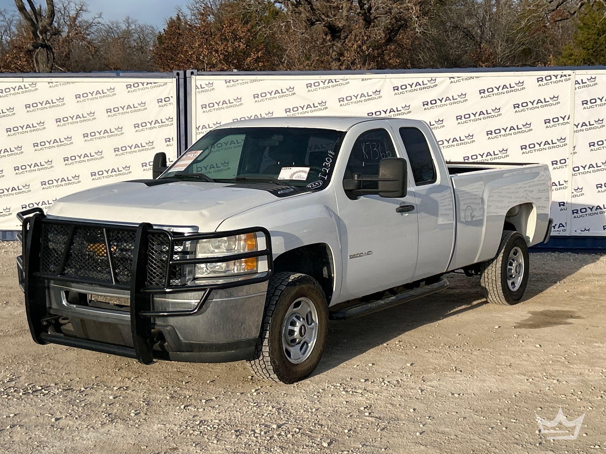 2013 Chevrolet Silverado 2500 Ext Cab Pickup Truck (A60352)