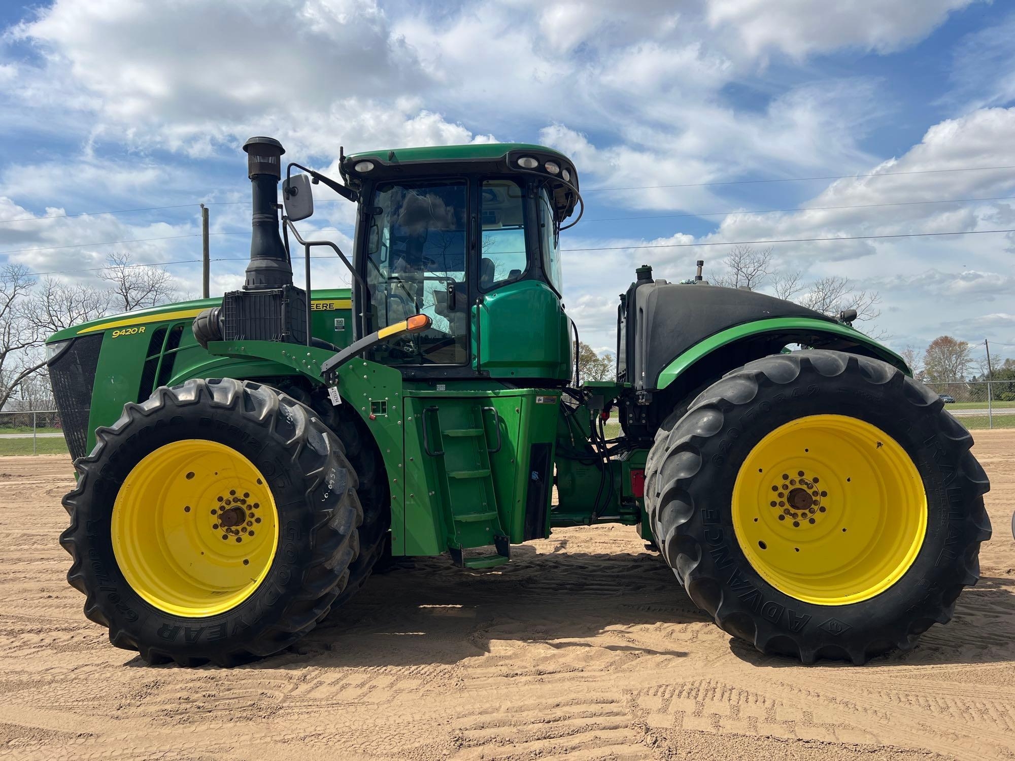 JOHN DEERE 94520R ARTICULATING TRACTOR (A64280)