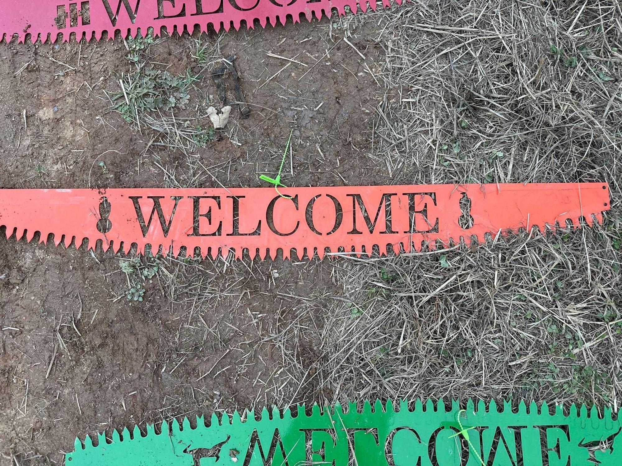 Case Welcome Saw Sign (Orange) (A57454)