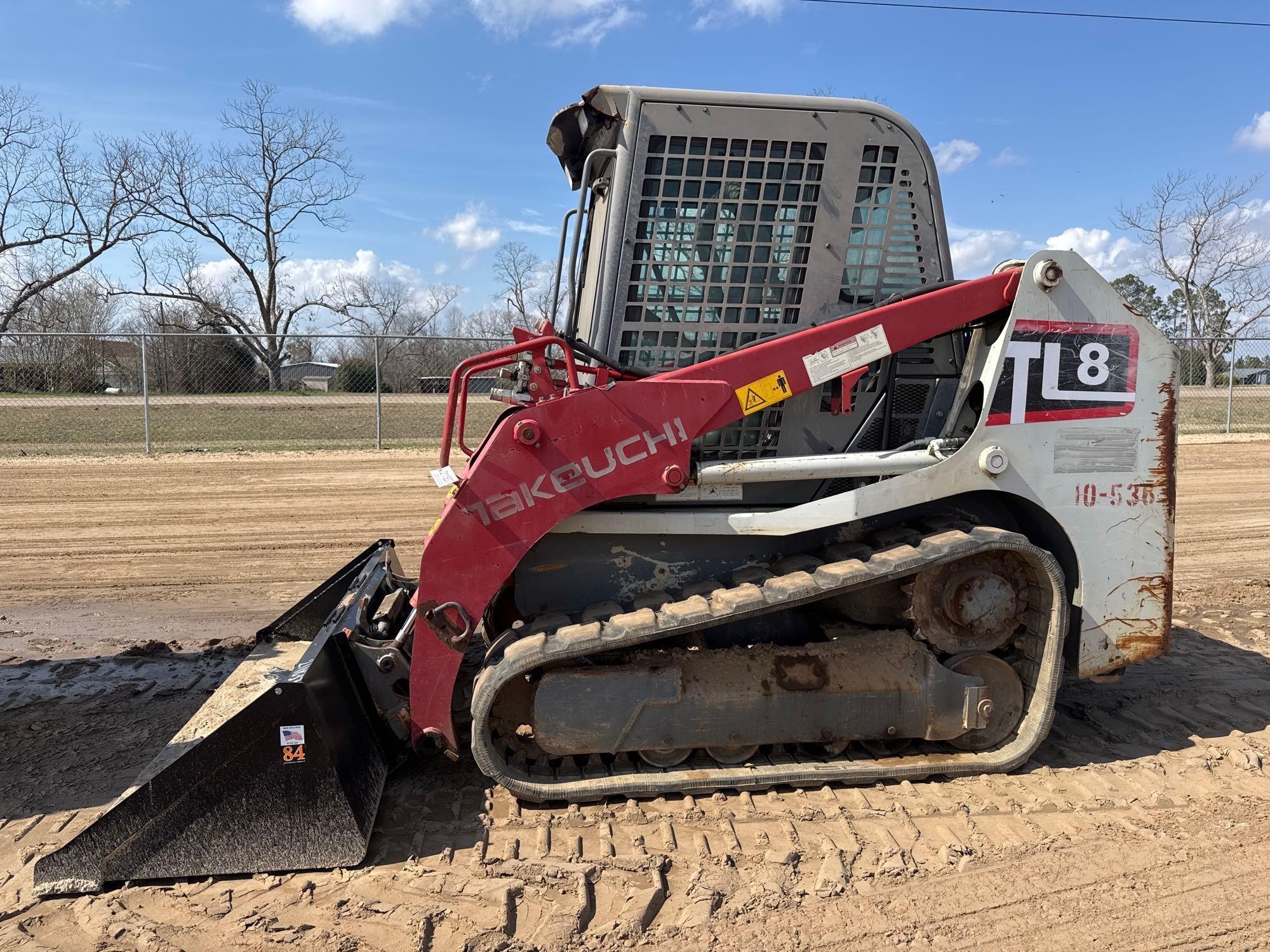 2018 TAKEUCHI TL8 SKID STEER (A64279)