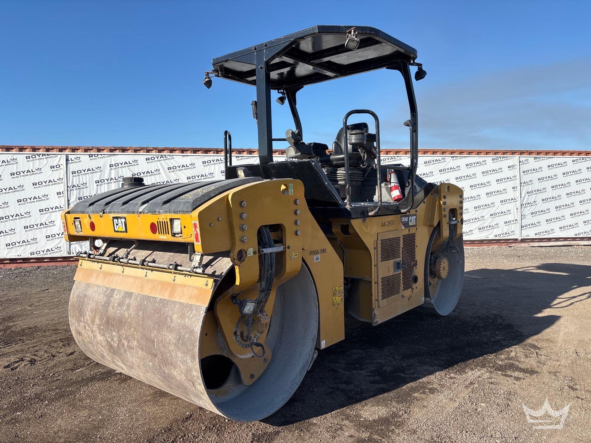 2014 Caterpillar CB54B Articulated Vibratory Tandem Smooth Drum Roller (A61572)