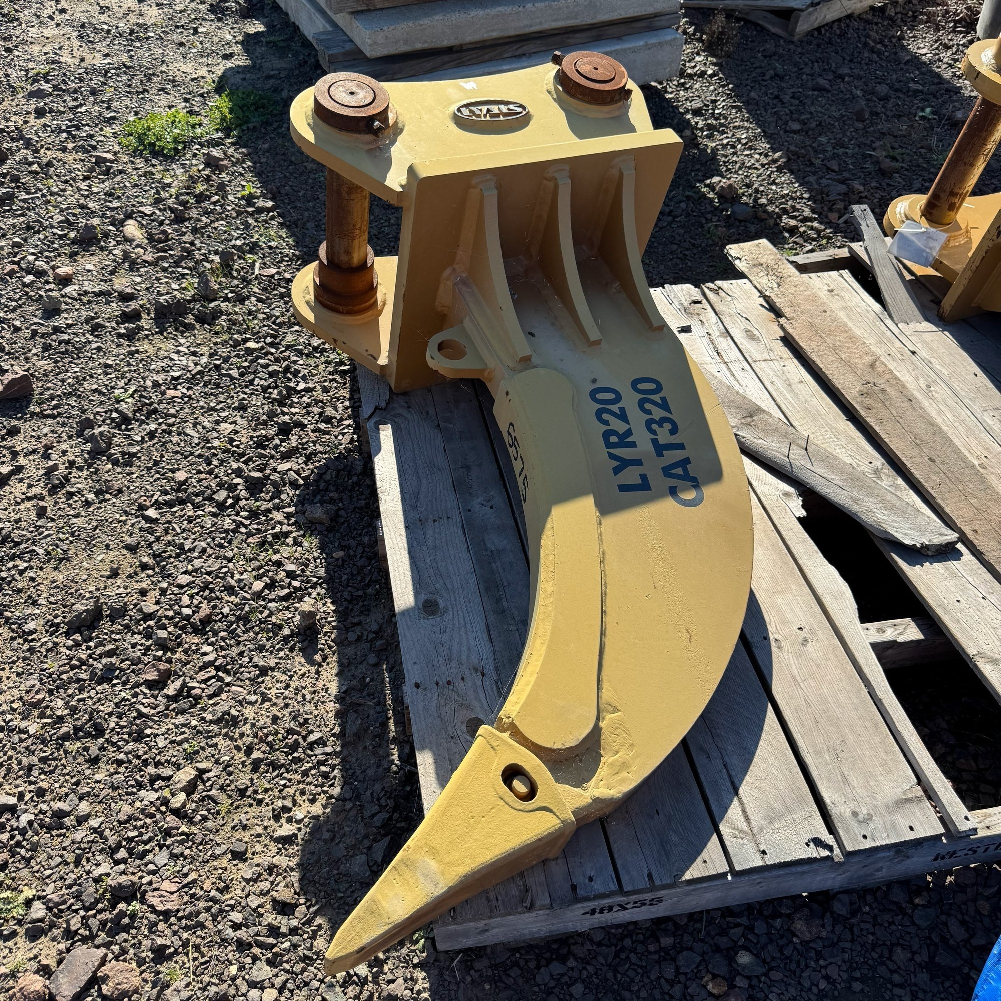 Heavy Duty Excavator Ripper (New/Unused) To Fit CAT320 (A59225)