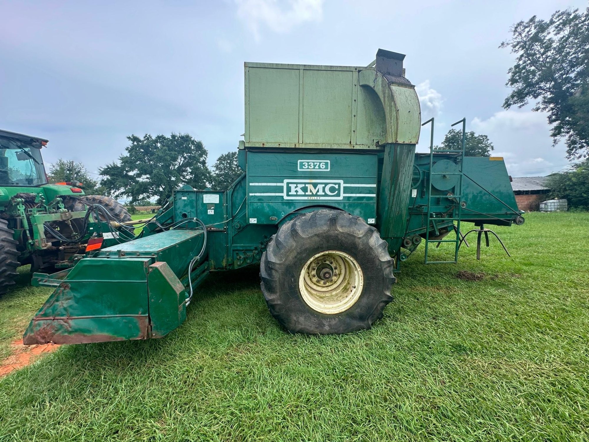 2010 KMC 3376 Peanut Combine (A61307)