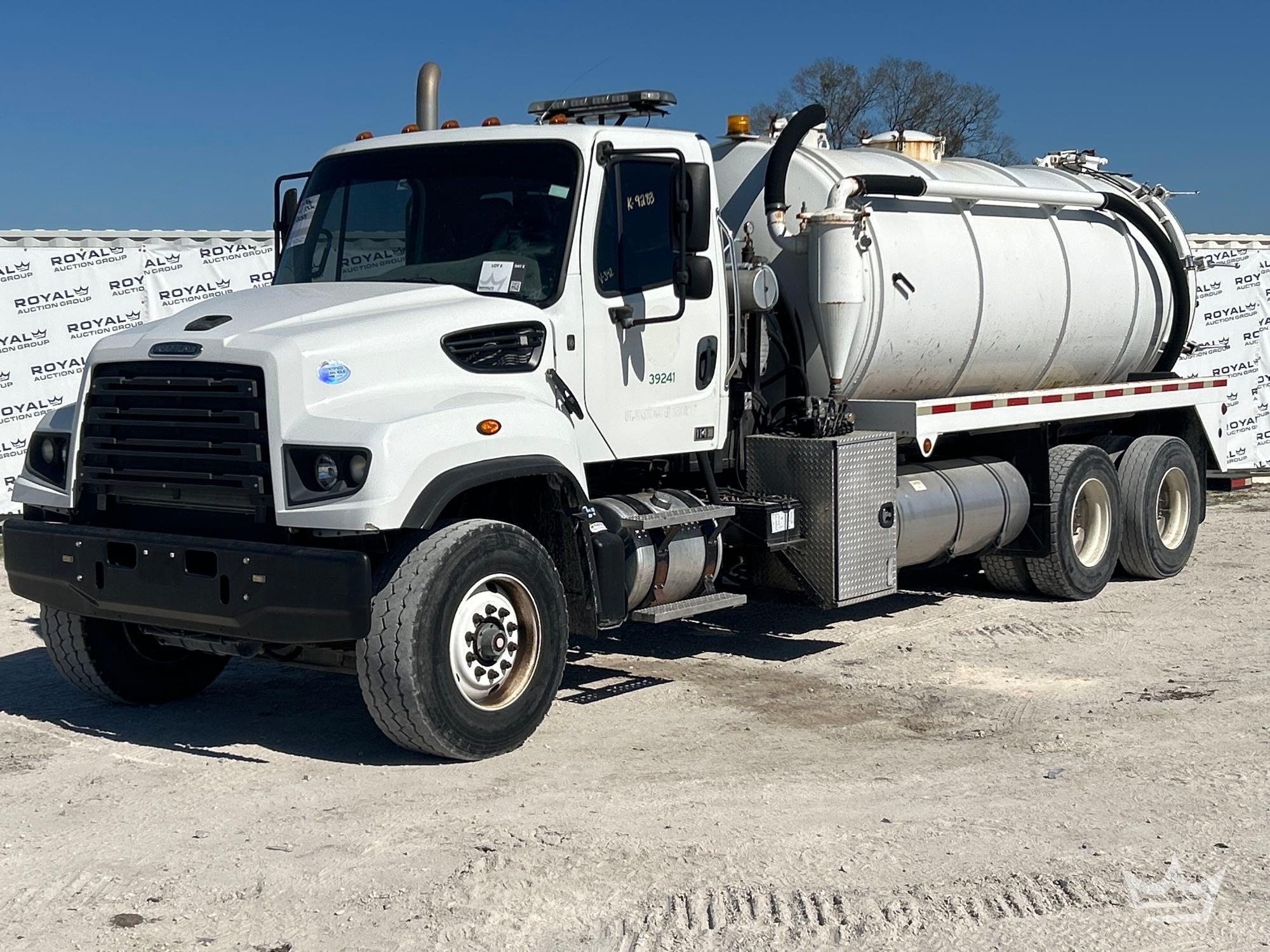 2016 Freightliner 114SD T/A Vacuum Truck (A61573)