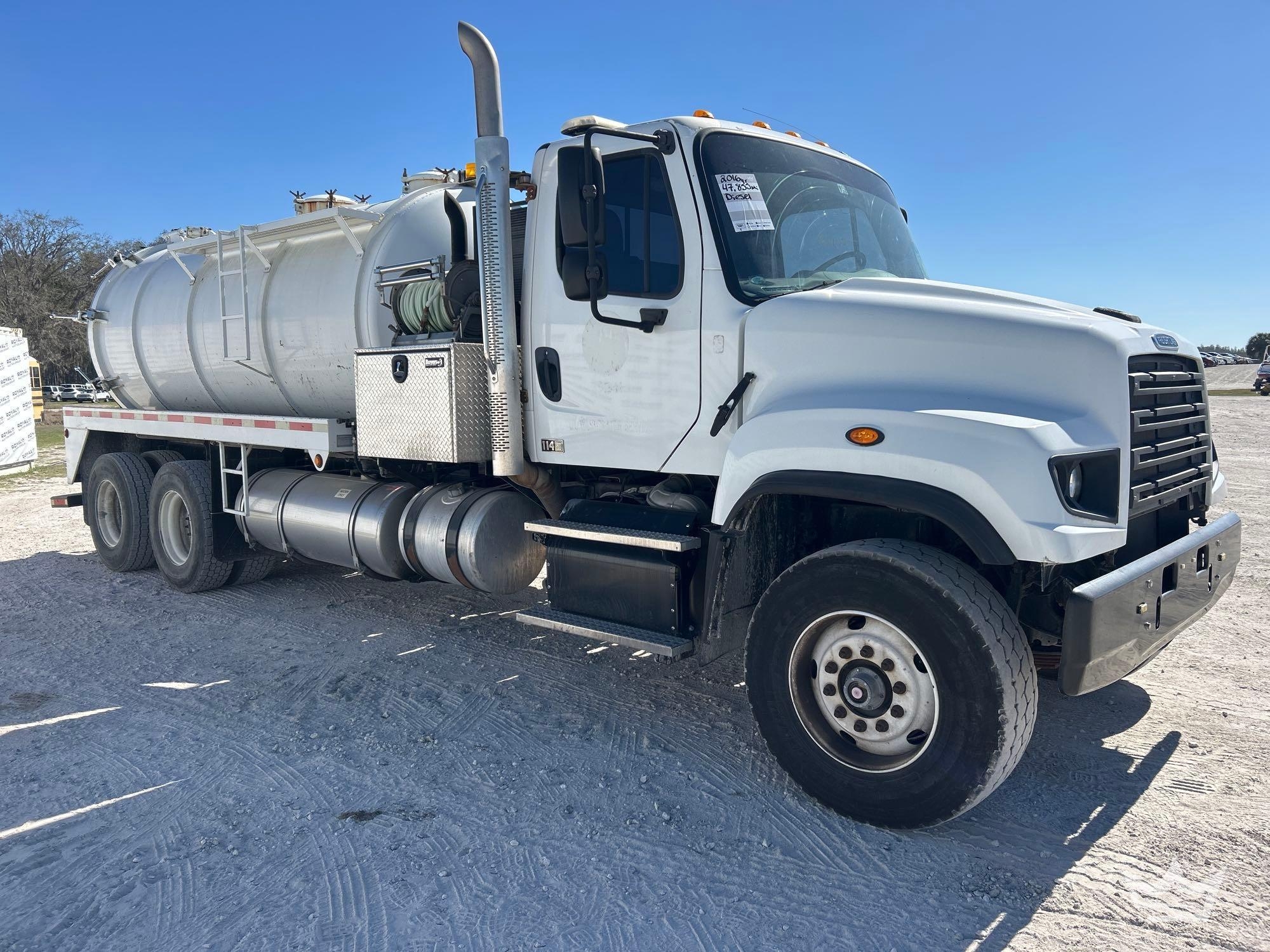 2016 Freightliner 114SD T/A Vacuum Truck (A61573)