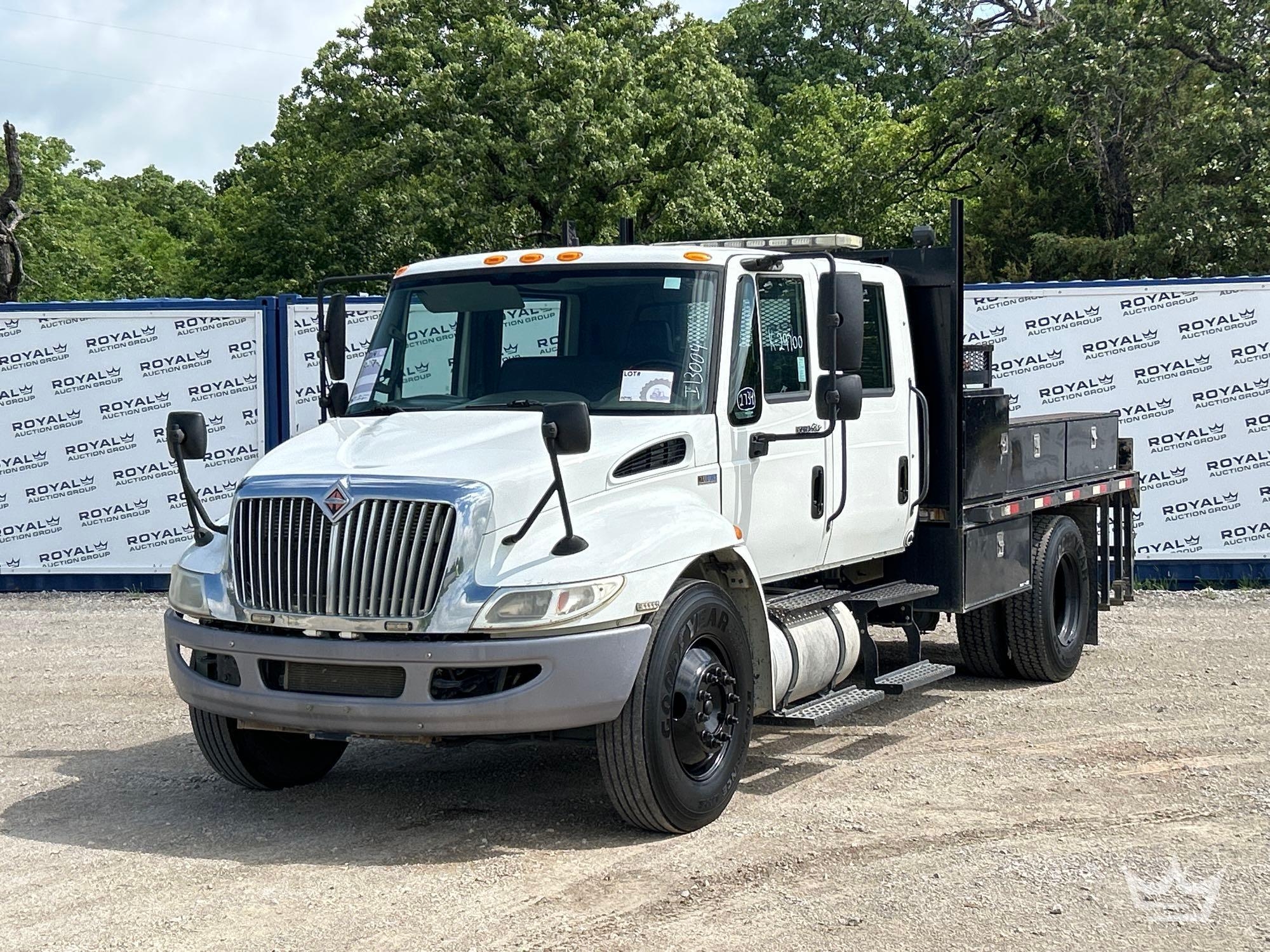 2014 International 4300 DuraStar Crew Cab Knapheide Utility Flatbed Truck (A68183)