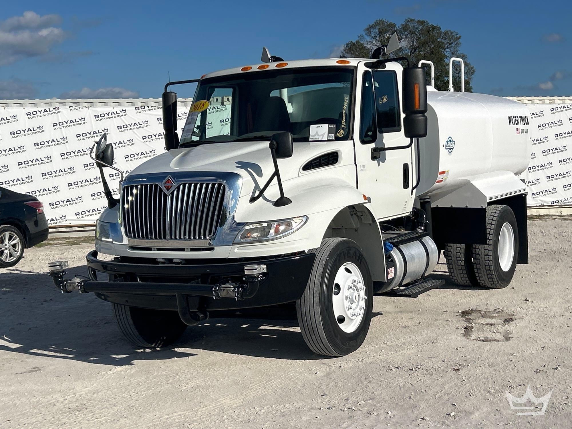2018 International DuraStar 4300 2,000 Gallon Water Truck (A59230)