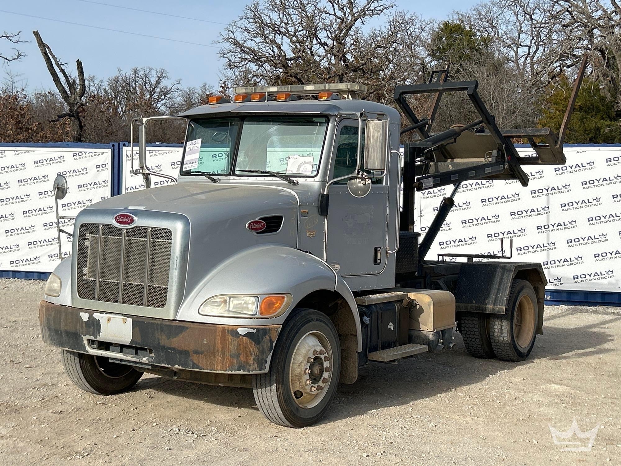 2012 Peterbilt 337 G&H 8000 Container Handler Truck (A64194)
