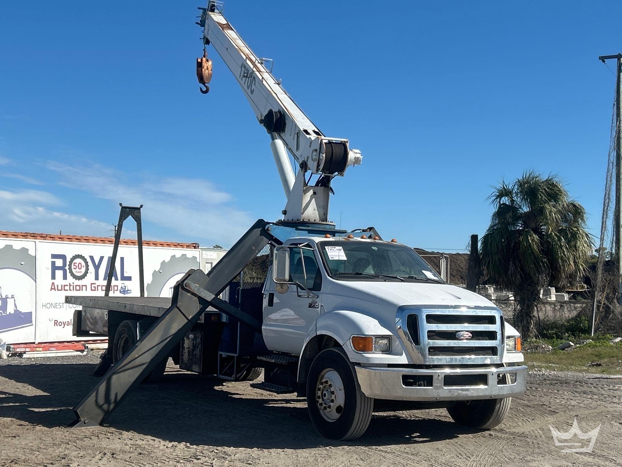 2009 Ford F-750 Maxtex 1770C 17 Ton Straight Boom Crane Truck (A59230)